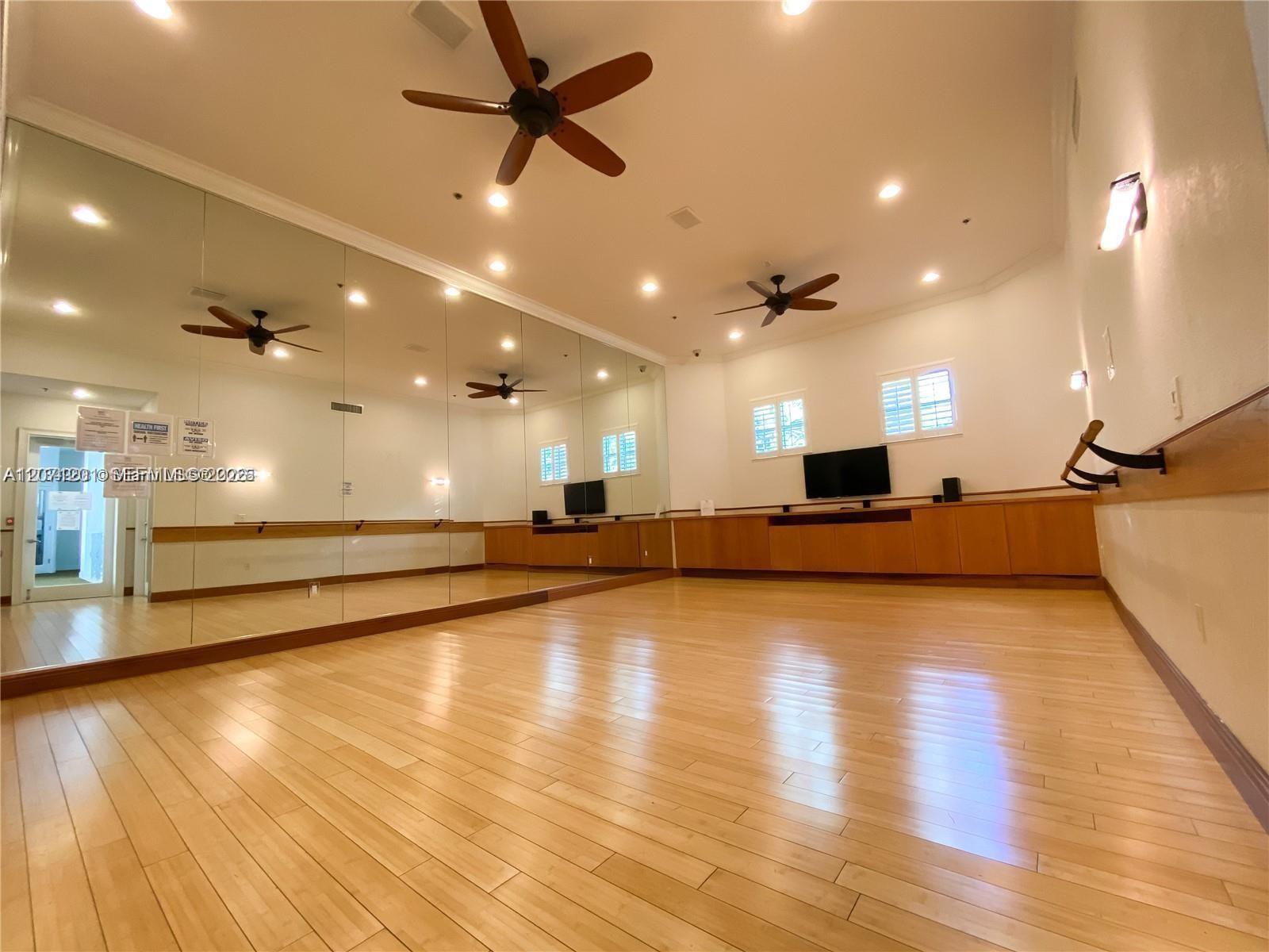 3245 NE 184th St # 13213 View 9