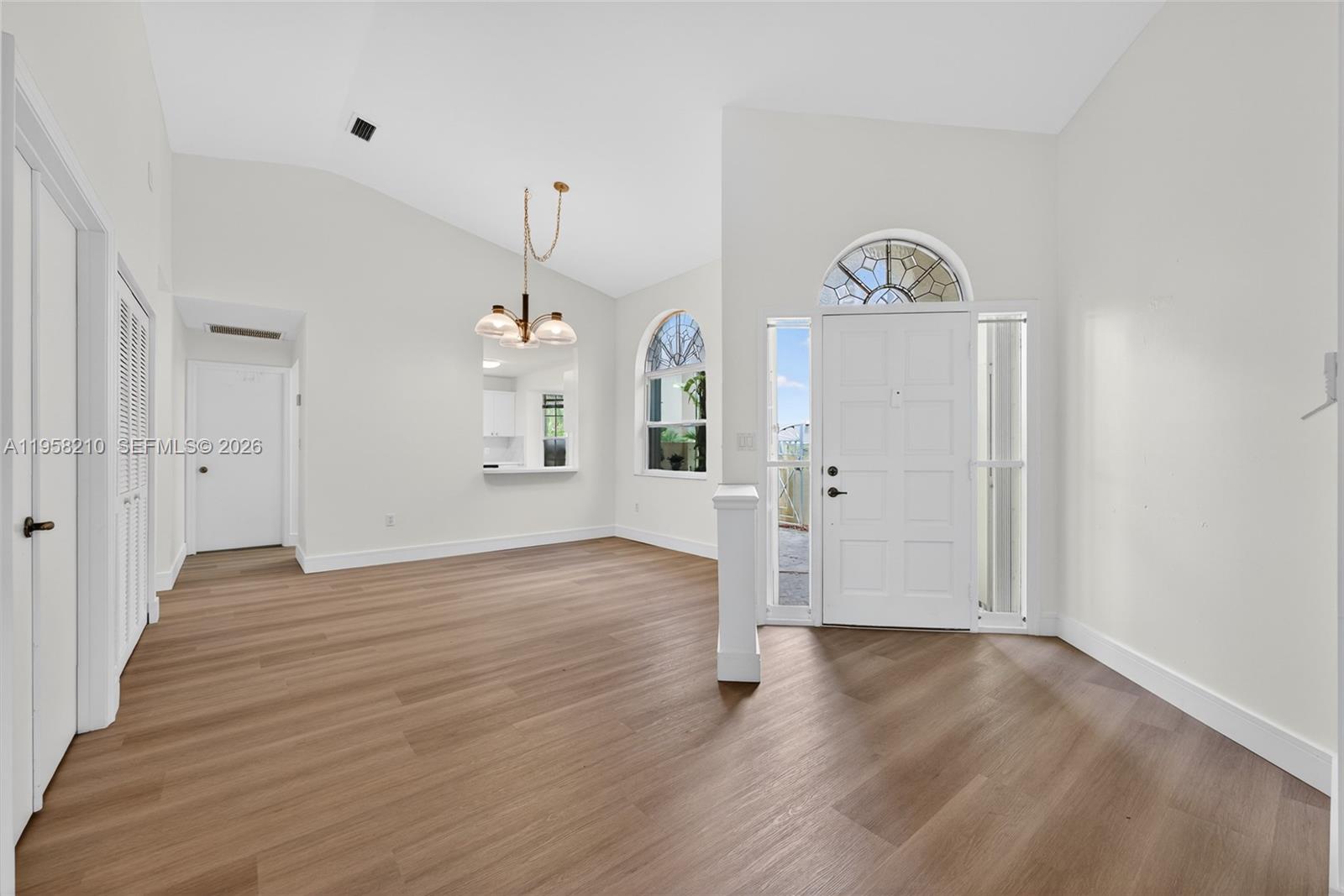 1251 E Wilshire Cir E — Photo 5