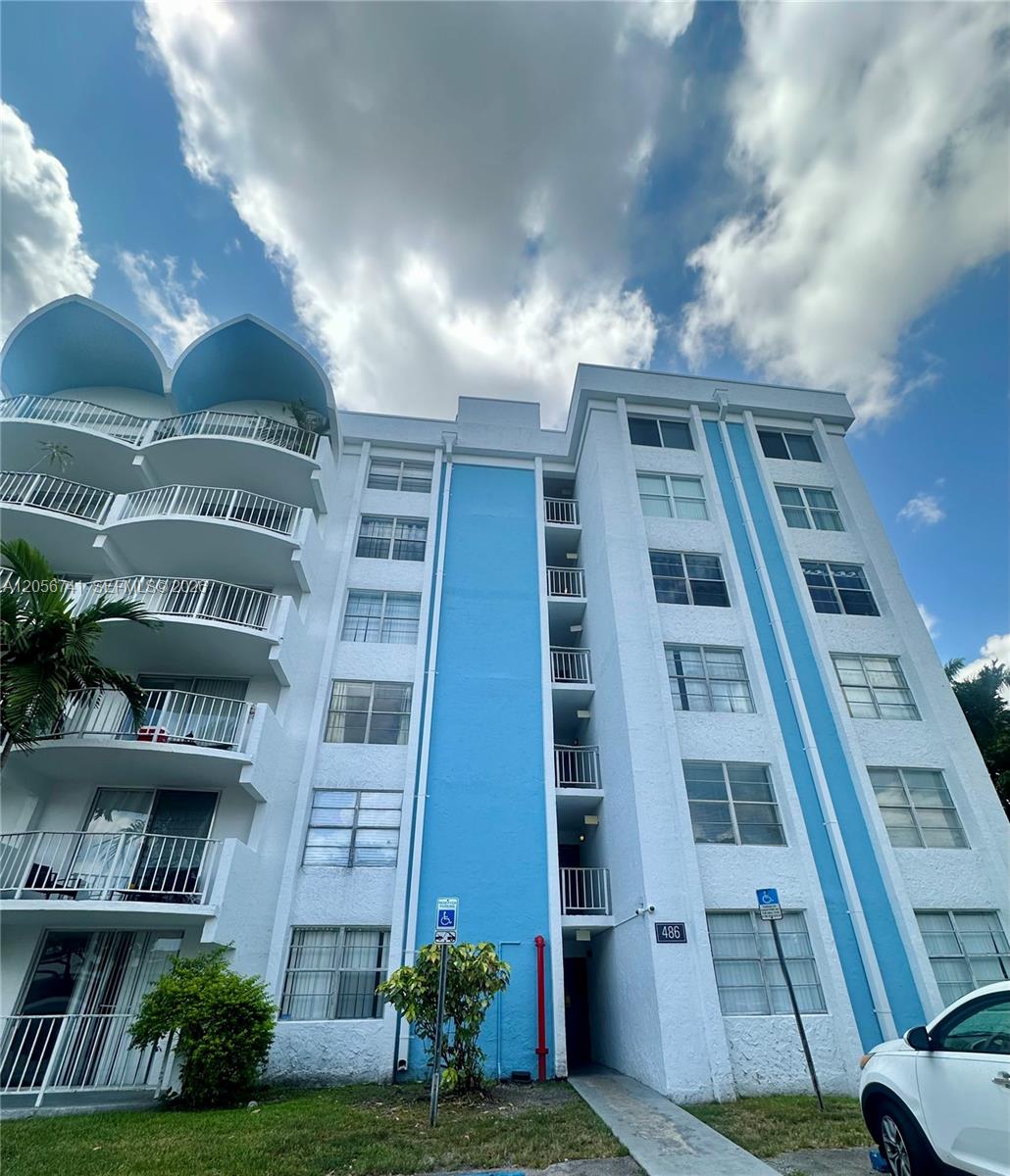 486 NW 165th St Rd # 103, Miami FL 33169