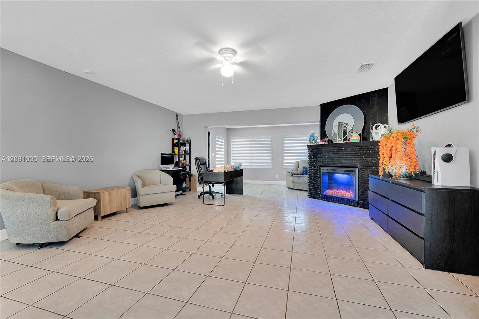 1024 Long Island Ave — Photo 4