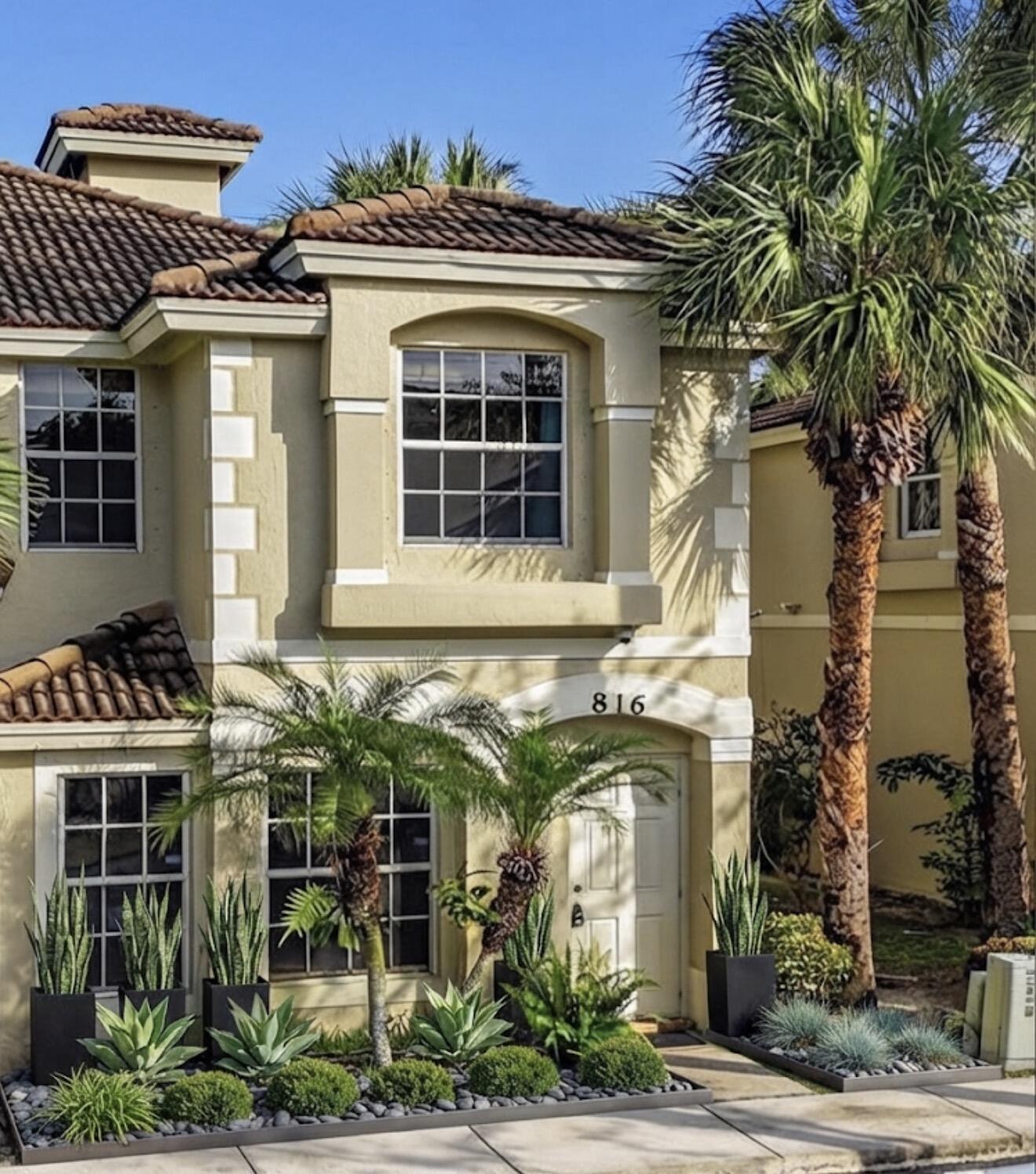 816 Summit Lake Drive, West Palm Beach FL 33406