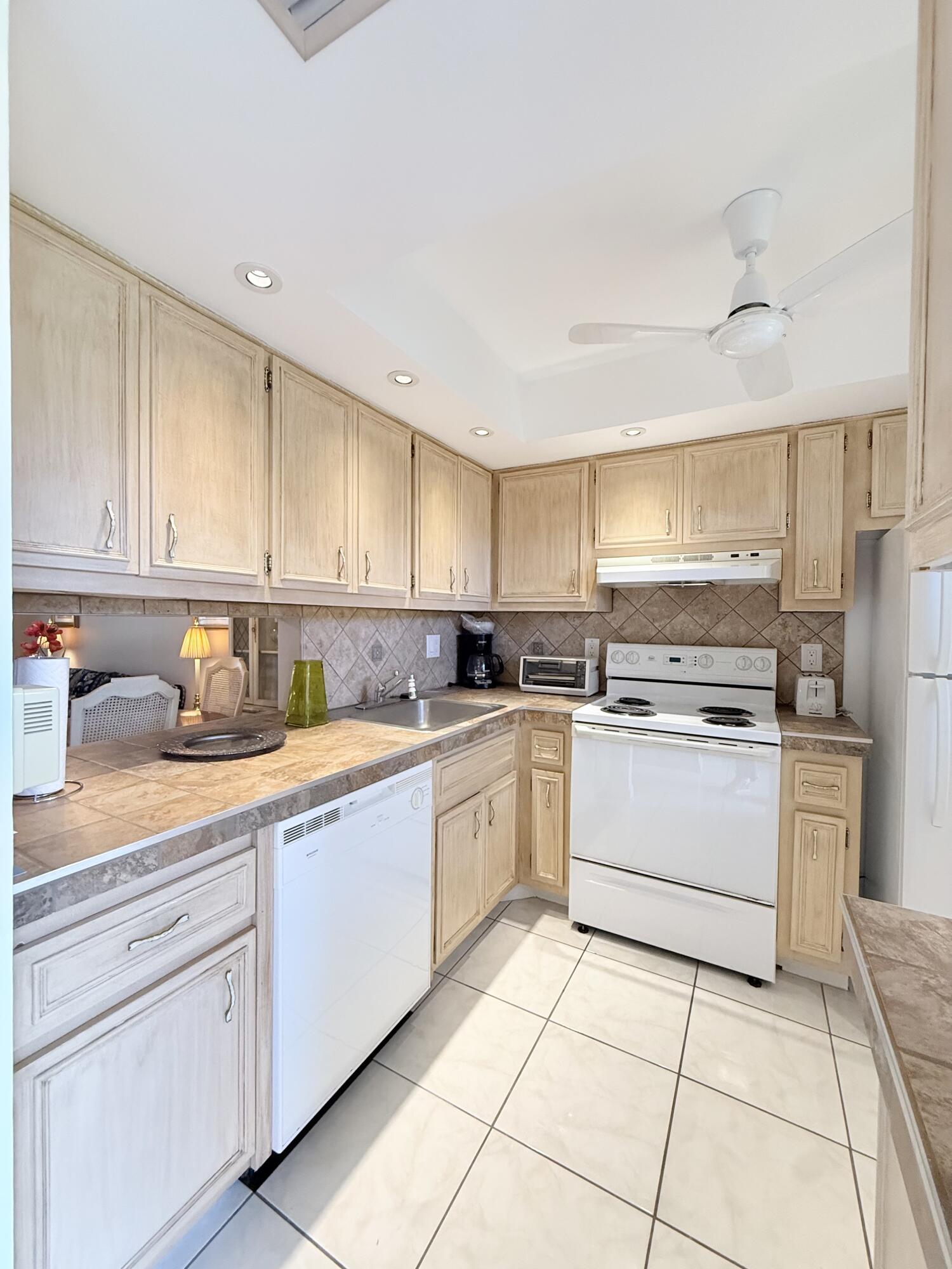 2800 NW 47th Terrace # 106B — Photo 2