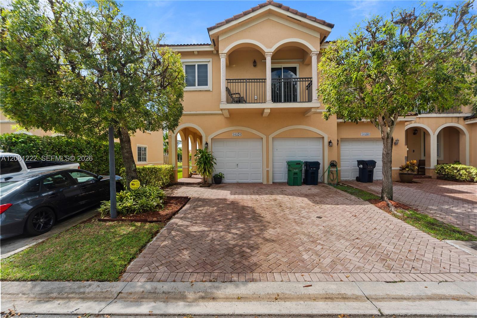 16570 SW 70th St, Miami FL 33193