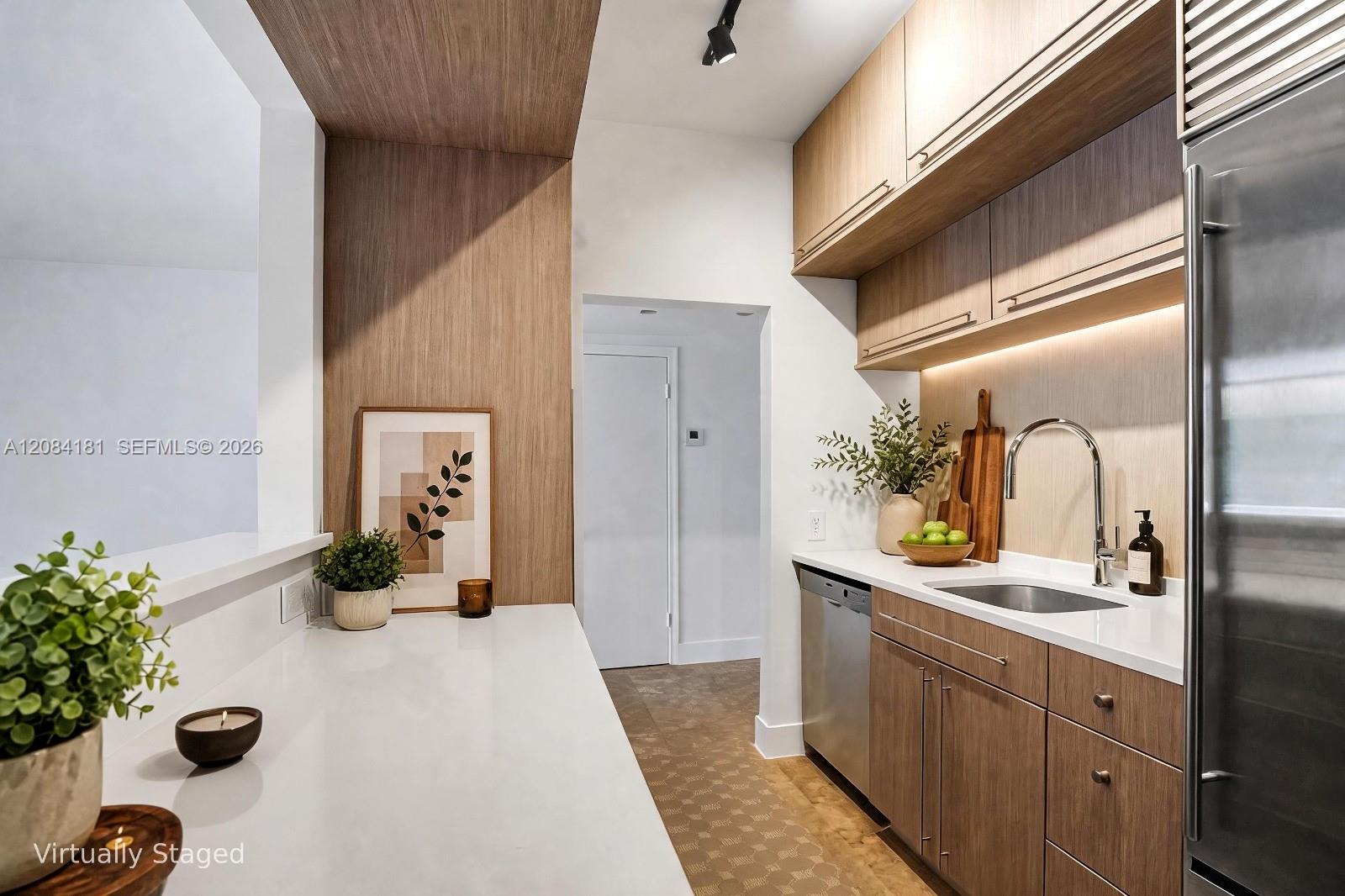 155 Ocean Lane Dr # 103 — Photo 3