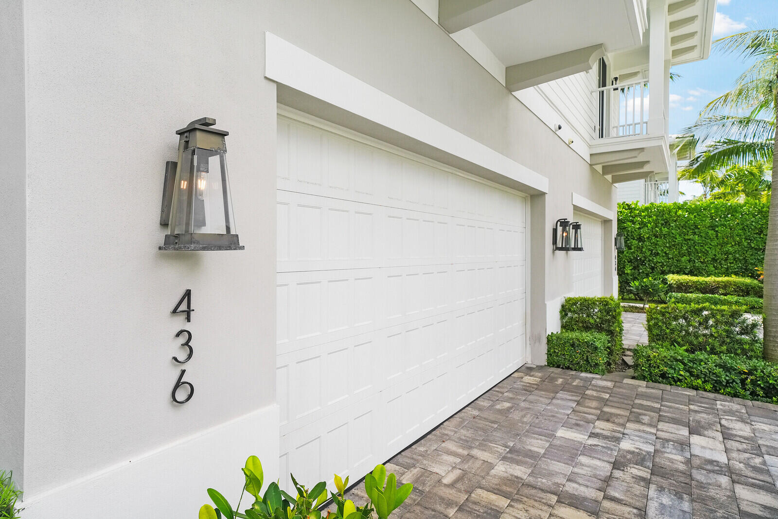 436 NE WAVECREST Way — Photo 3