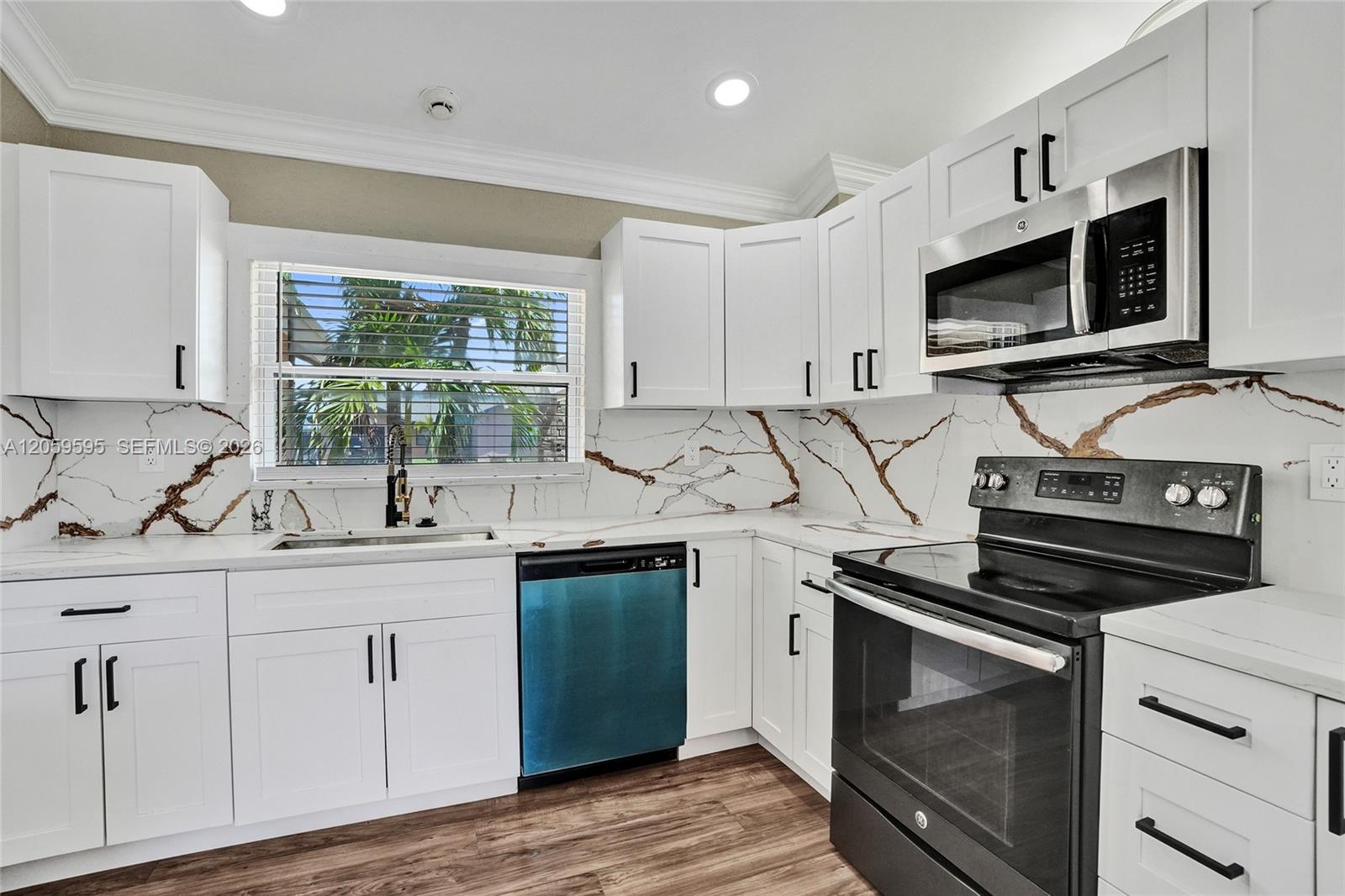 8204 SW 12th St — Photo 4