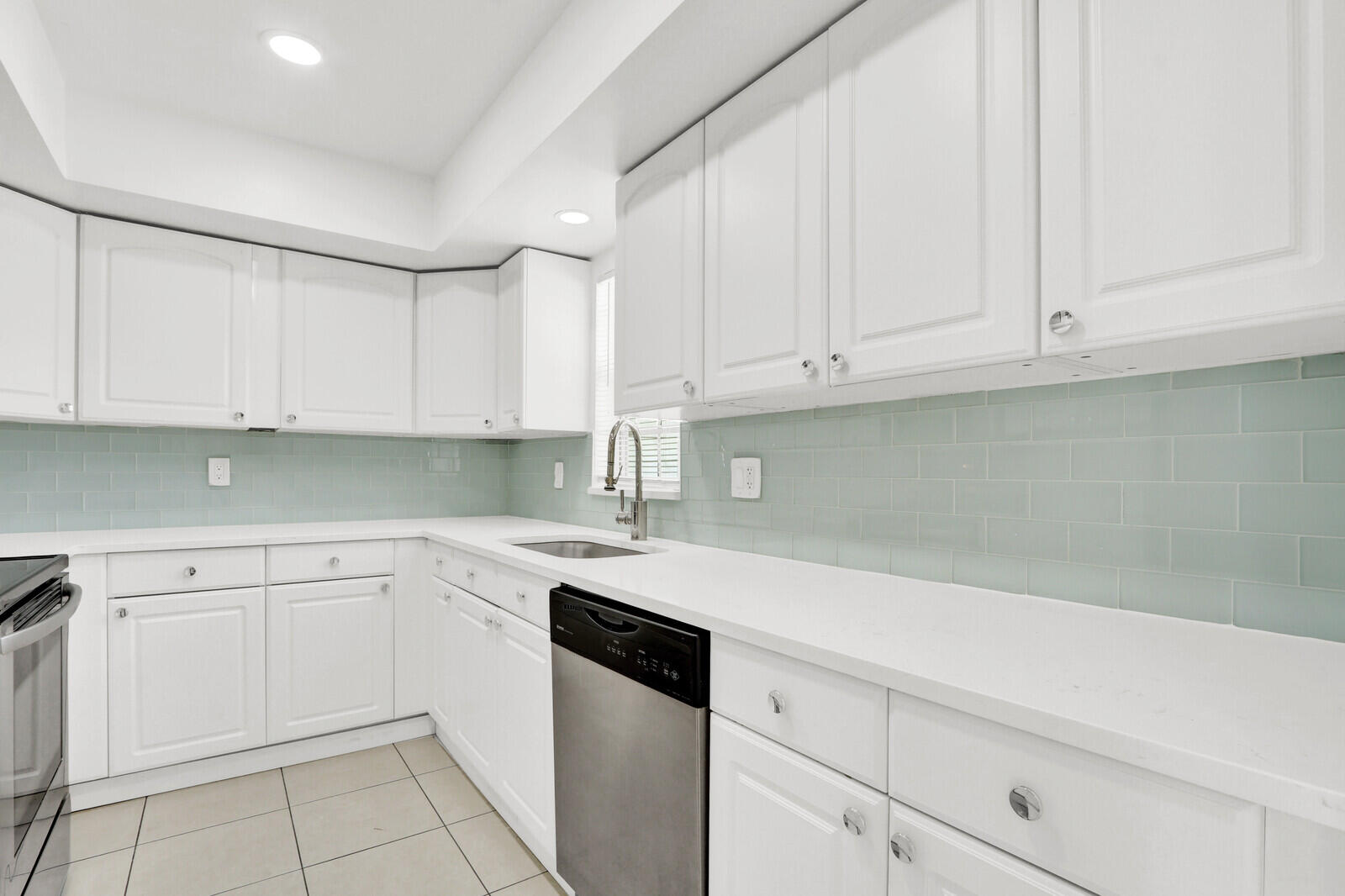 10249 N Military Trail Apt 201, Palm Beach Gardens FL 33410