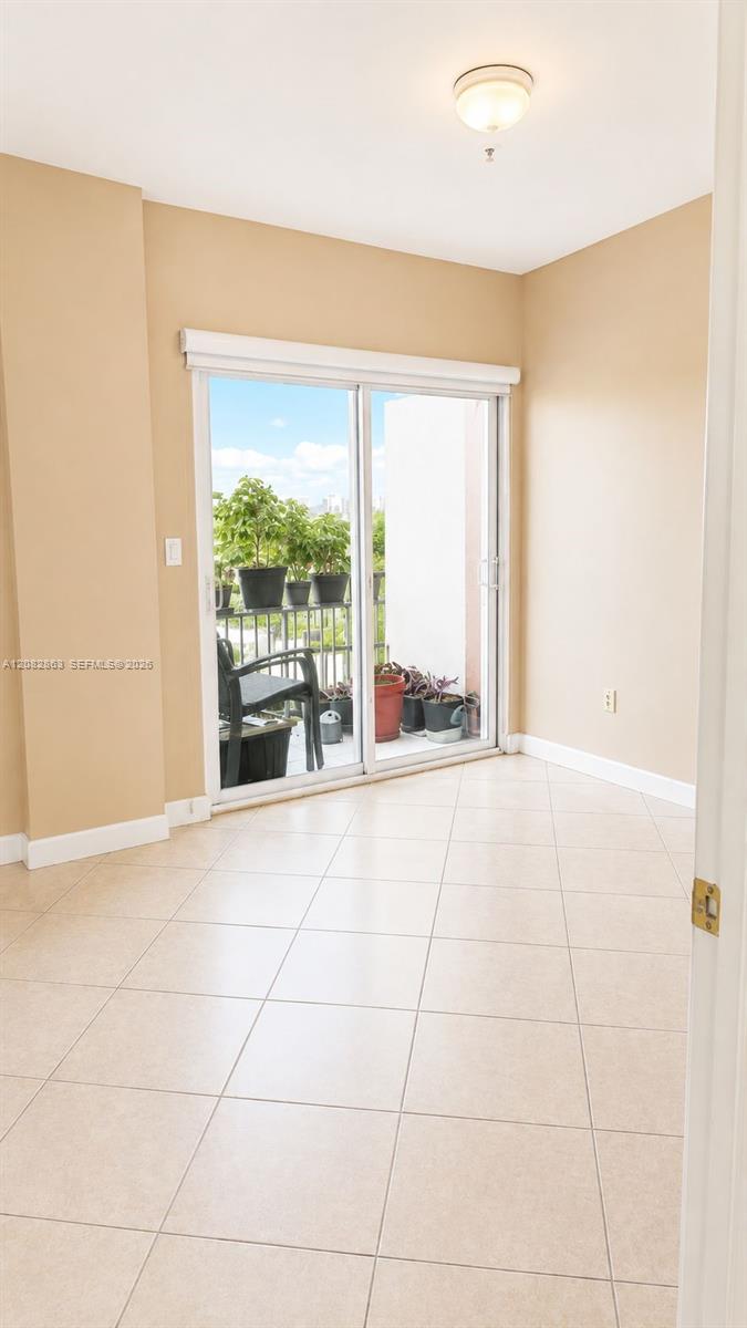 2280 SW 32nd Ave # 508 — Photo 2