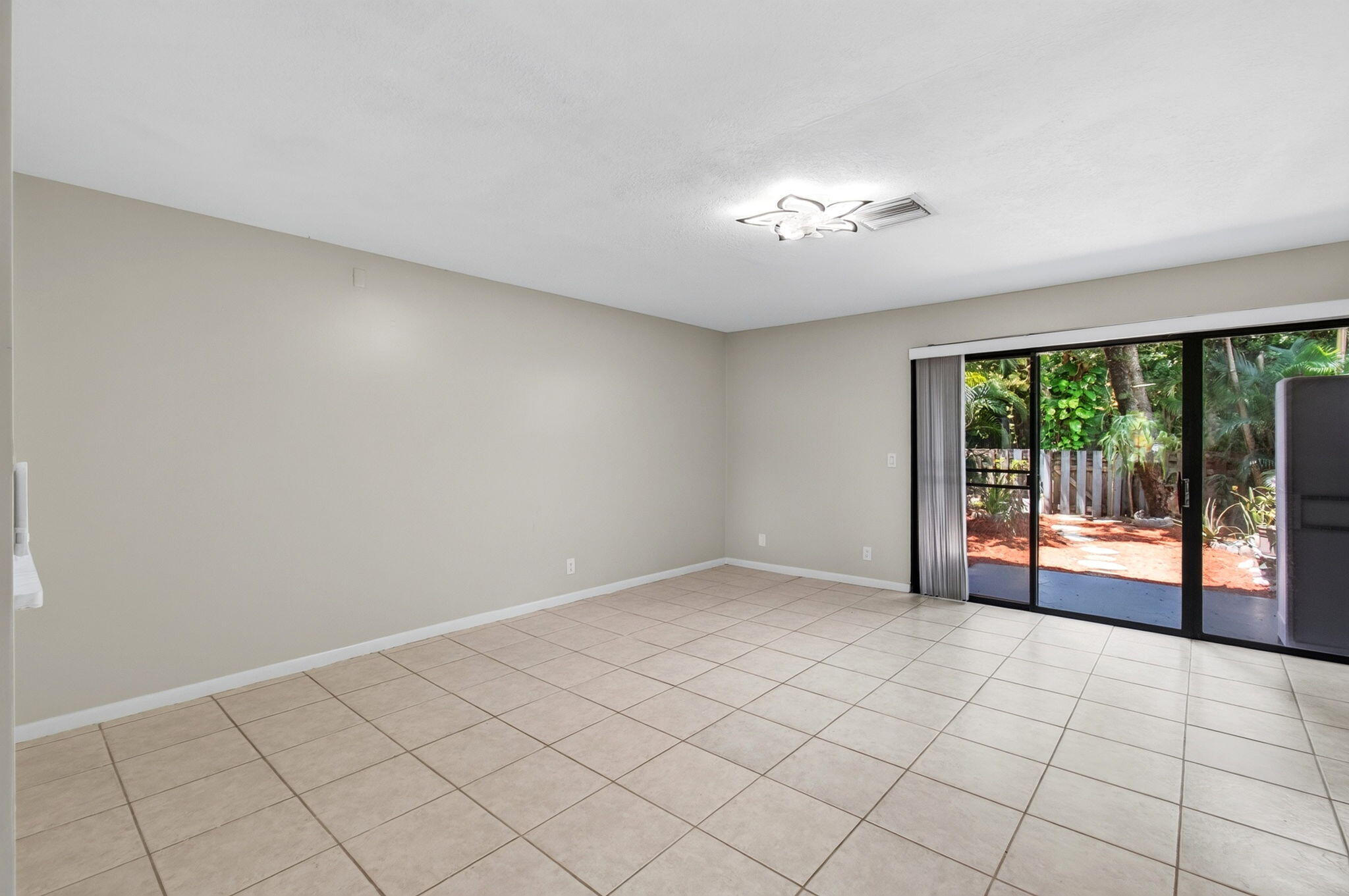 799 HILL Drive # C — Photo 5