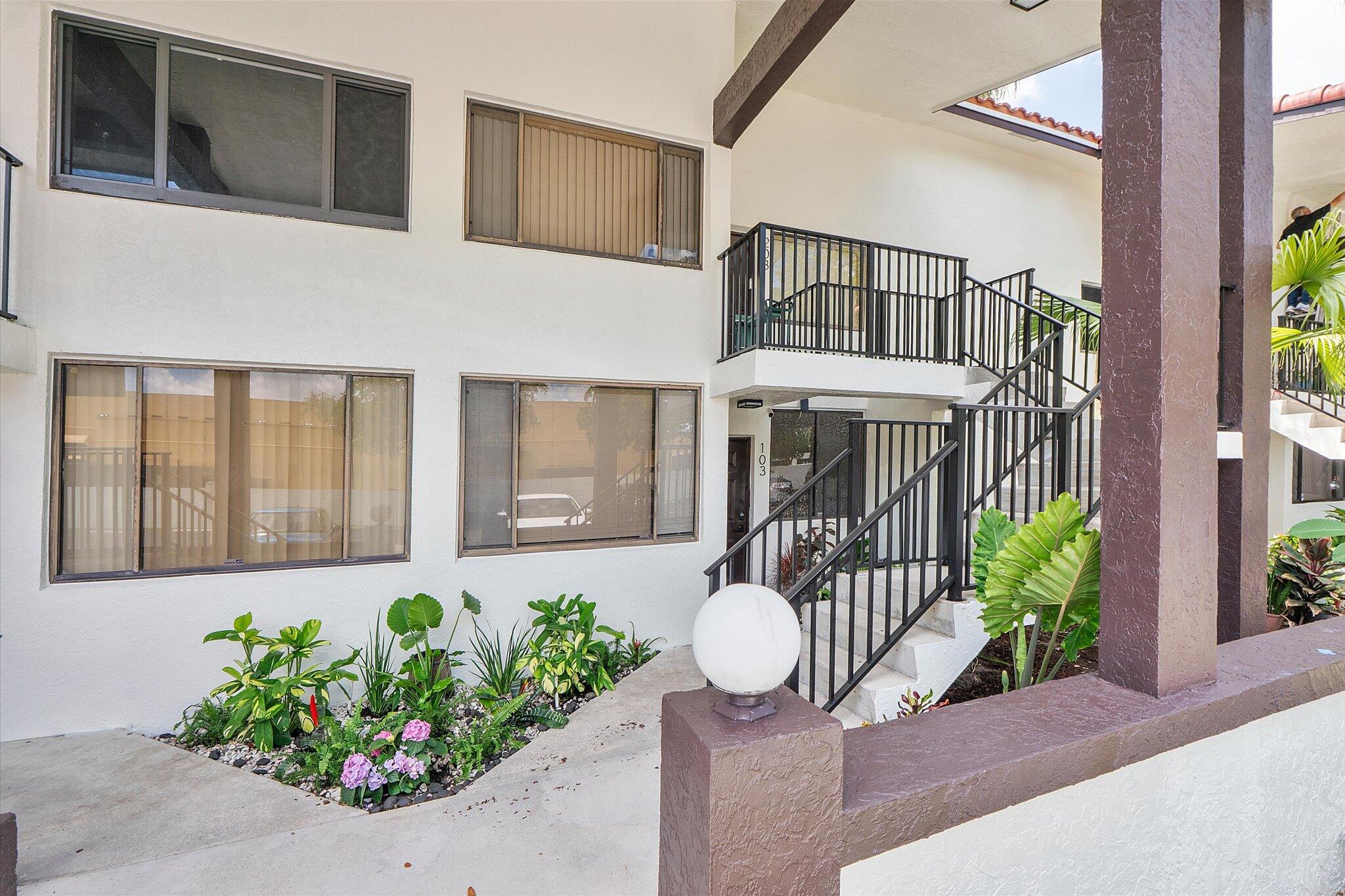 3100 NW 46th Street # 203, Oakland Park FL 33309