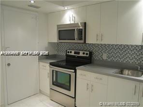 16701 NE 14th Ave # 203 — Photo 2