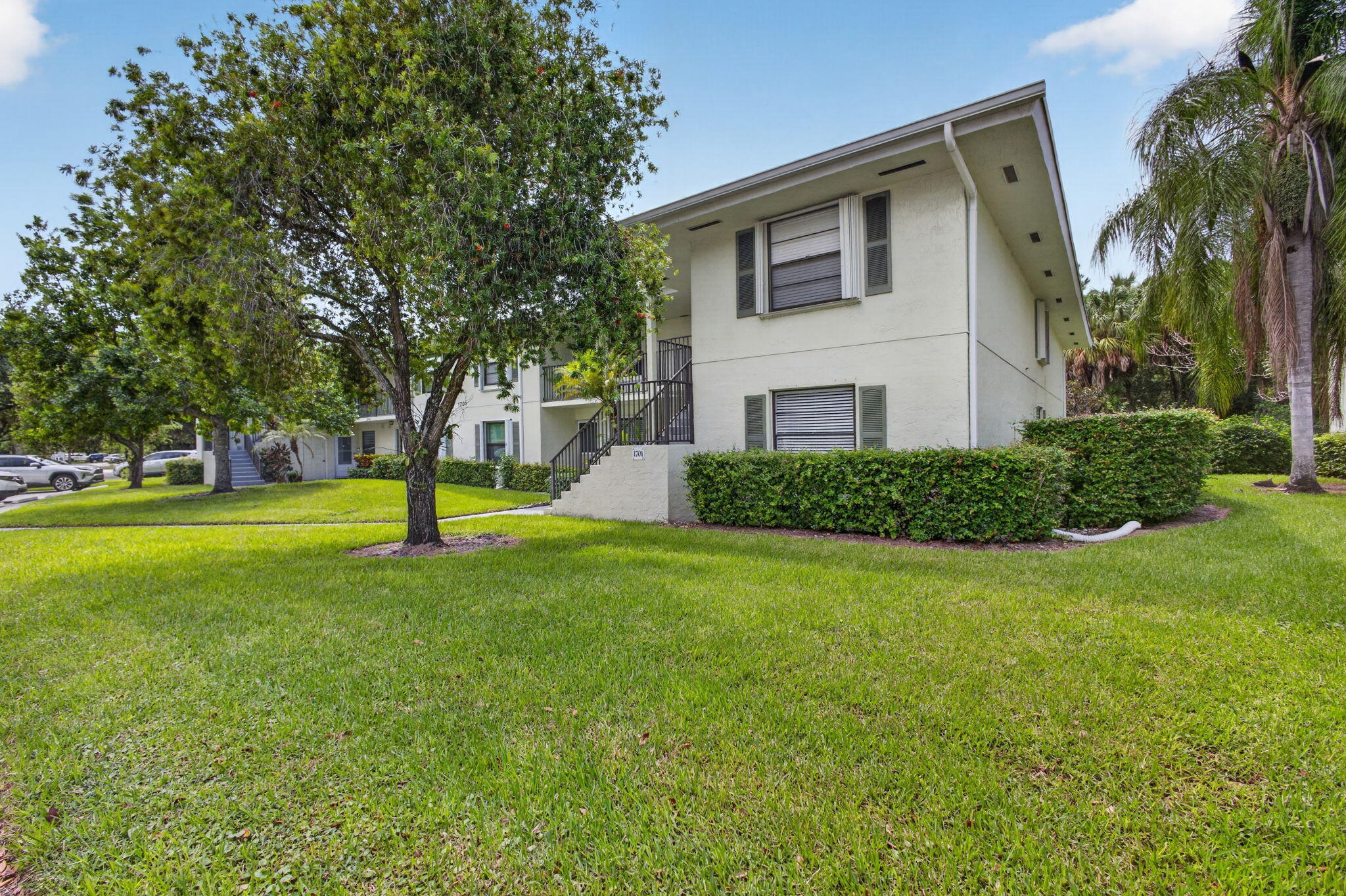 1701 Sabal Ridge Circle # D — Photo 4
