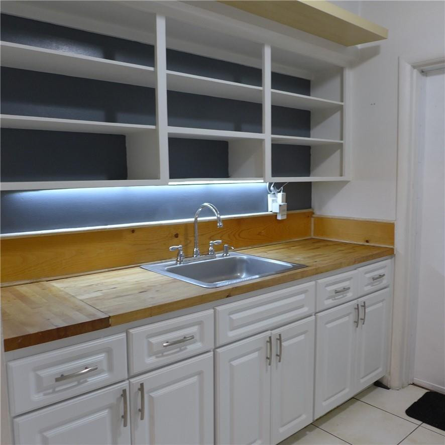 812 NE 15 Avenue — Photo 2
