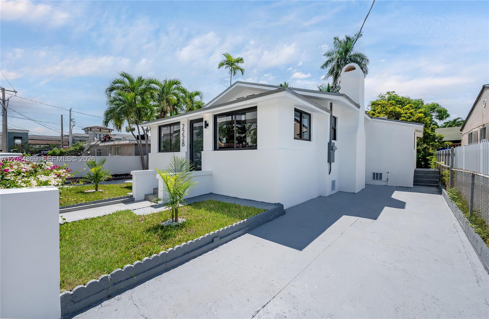 2228 SW 2nd St — Photo 4