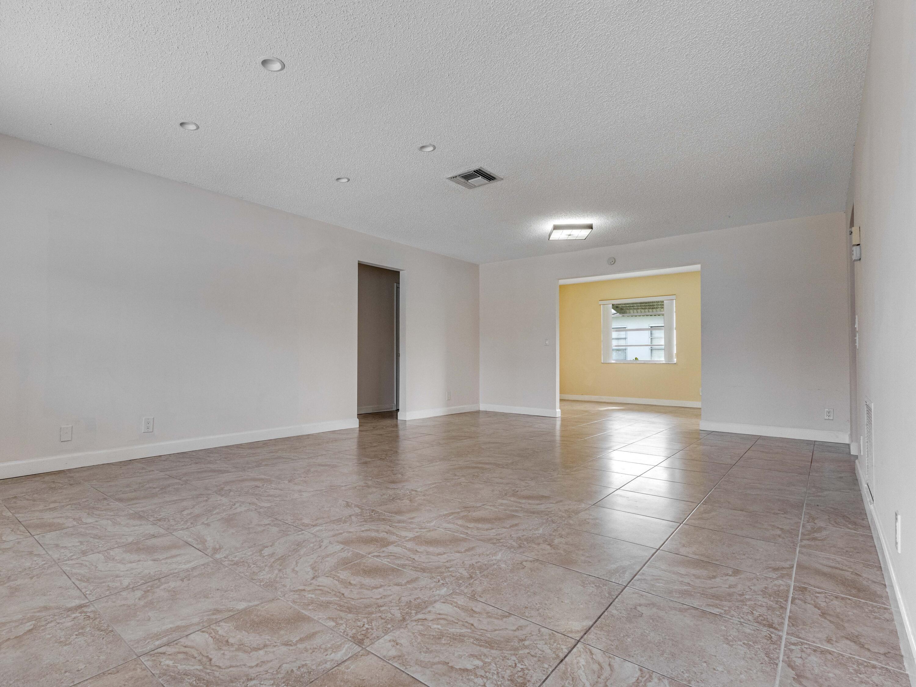 2016 SW Golf Lane SW — Photo 5