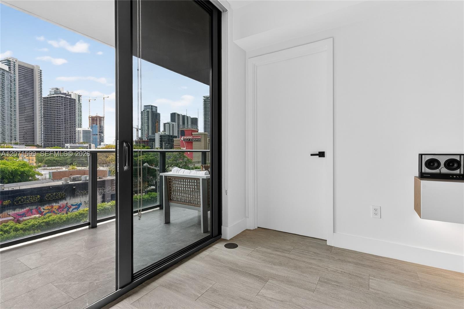 121 NE 34th St # L305 View 11