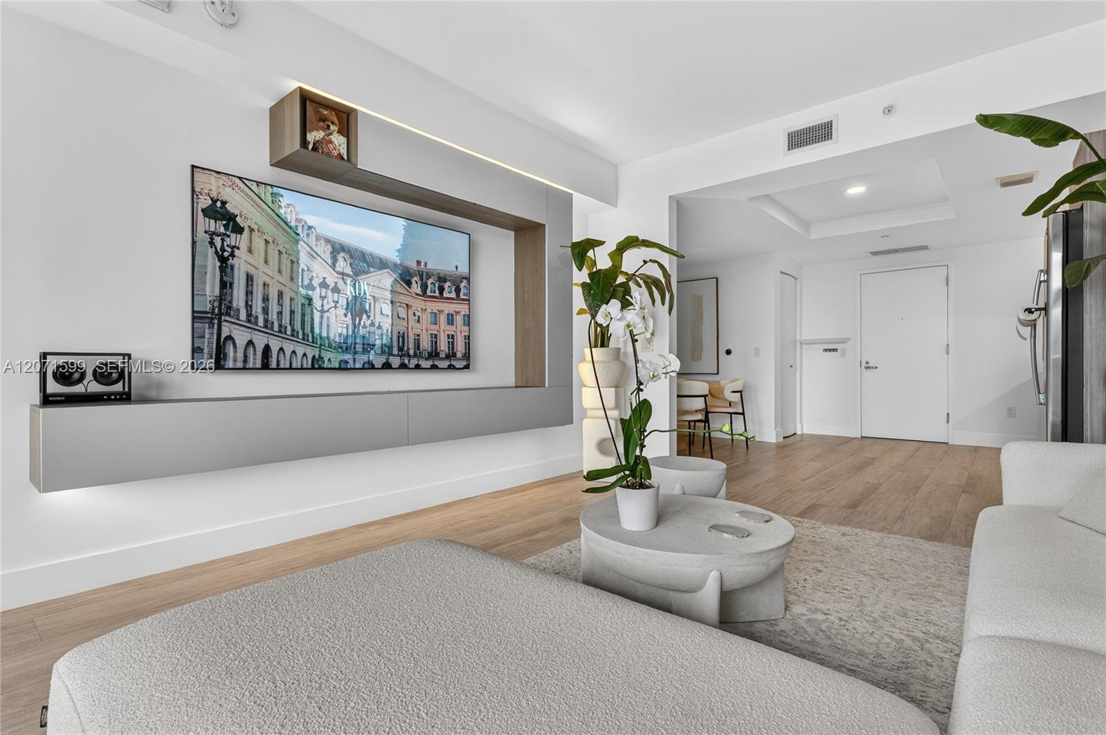 121 NE 34th St # L305 View 8