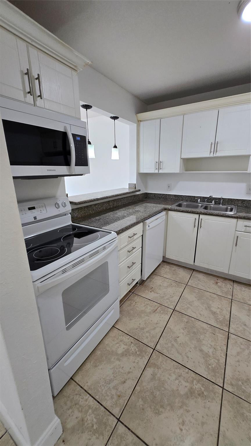 15205 NE 6TH Avenue # D206 — Photo 3