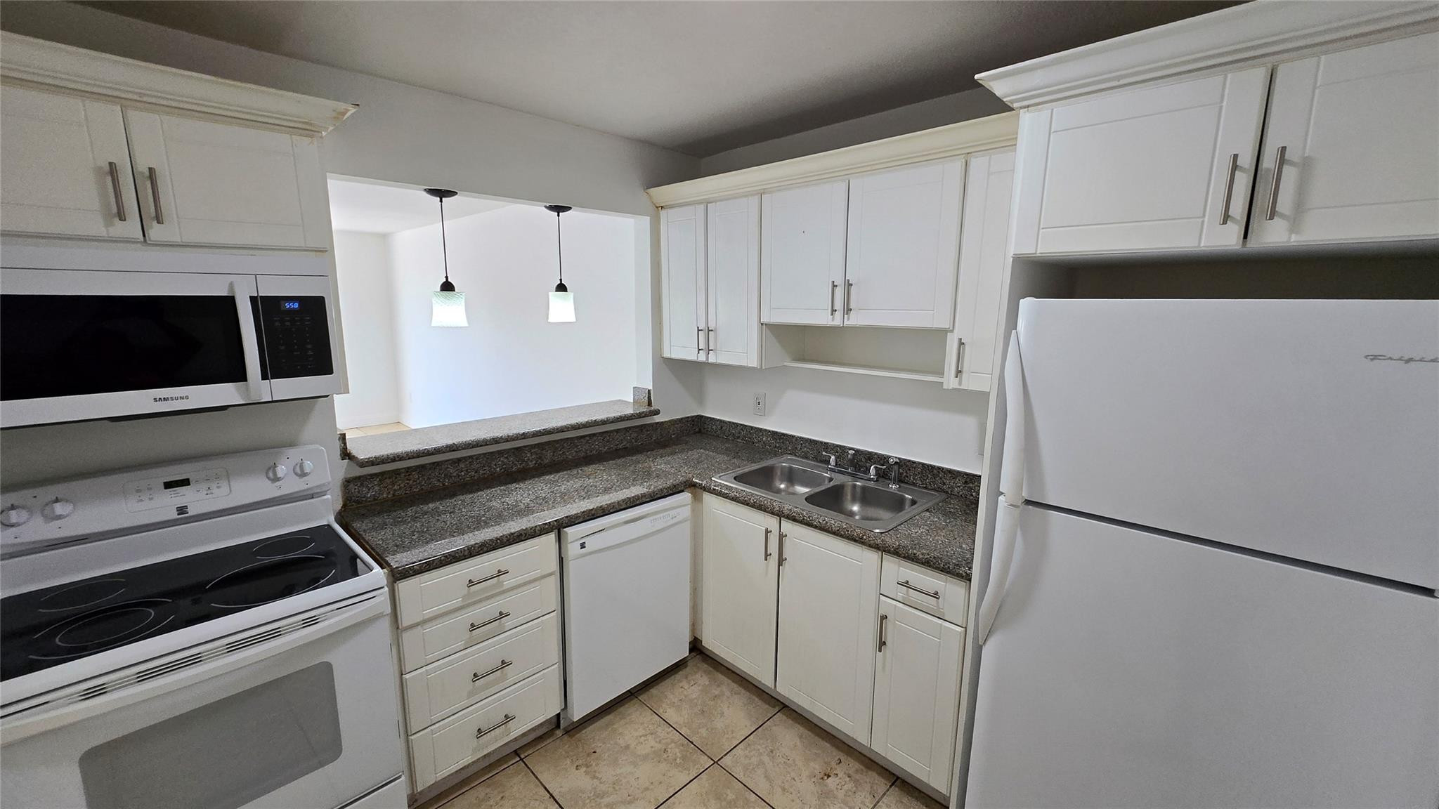 15205 NE 6TH Avenue # D206 — Photo 4