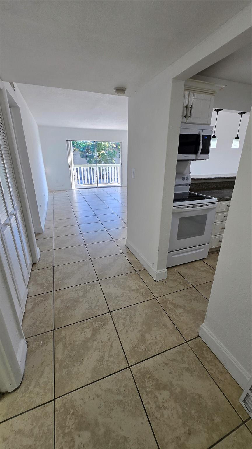 15205 NE 6TH Avenue # D206 — Photo 2