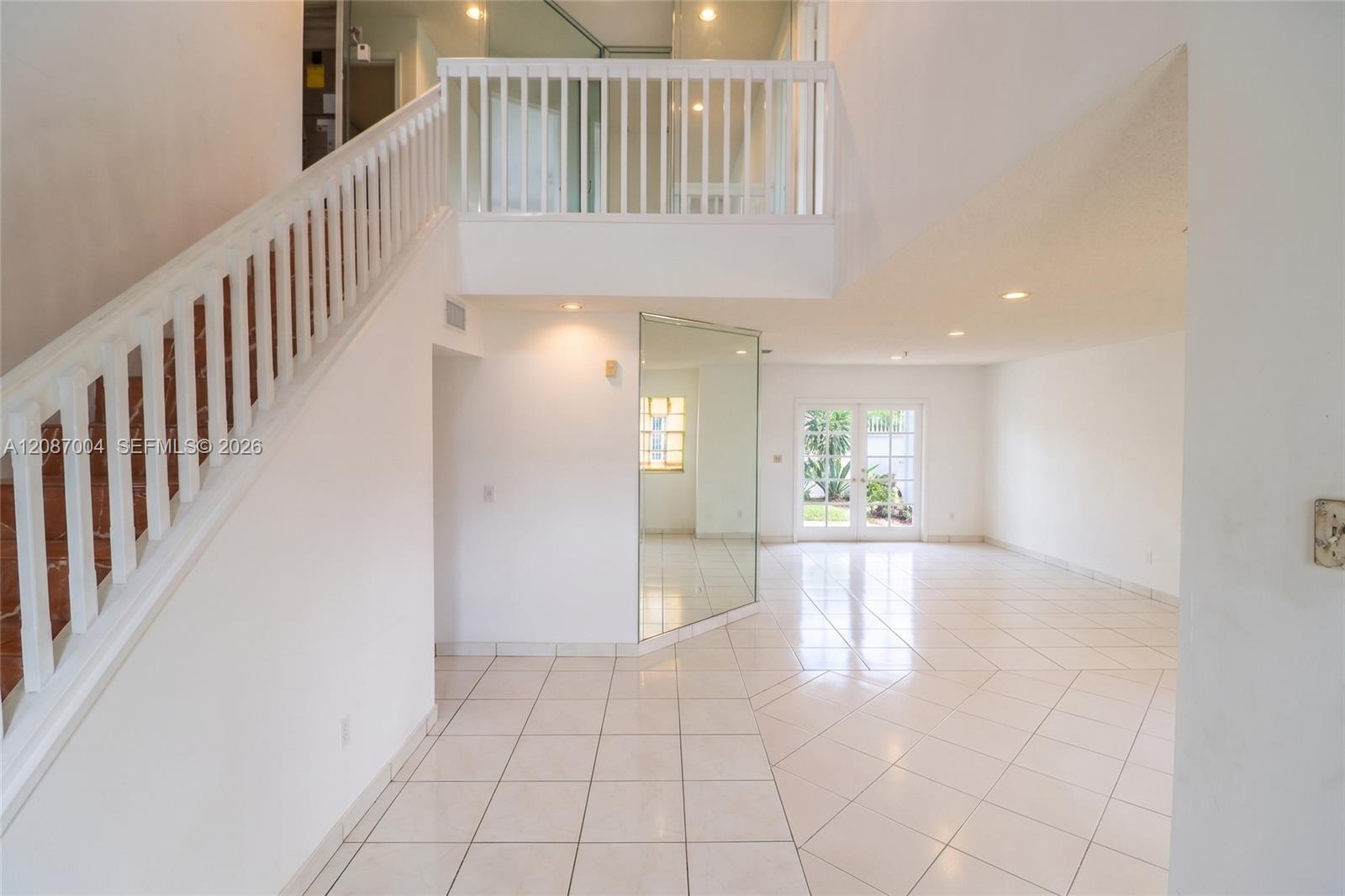14203 SW 35th St — Photo 4
