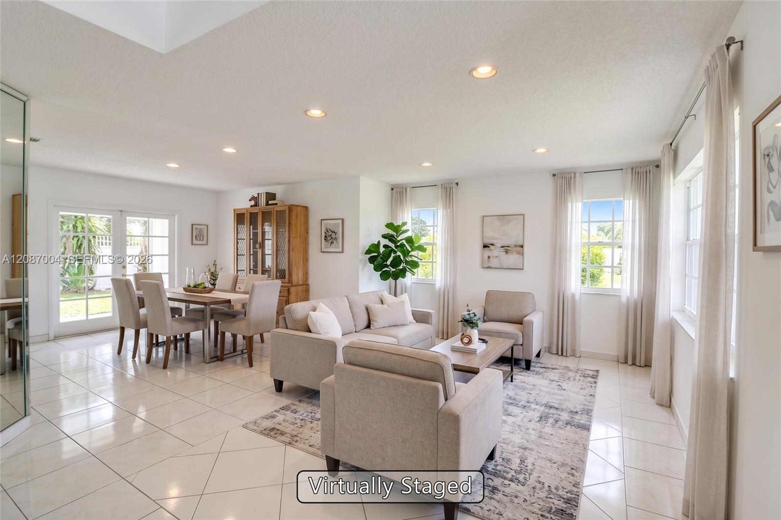 14203 SW 35th St — Photo 5