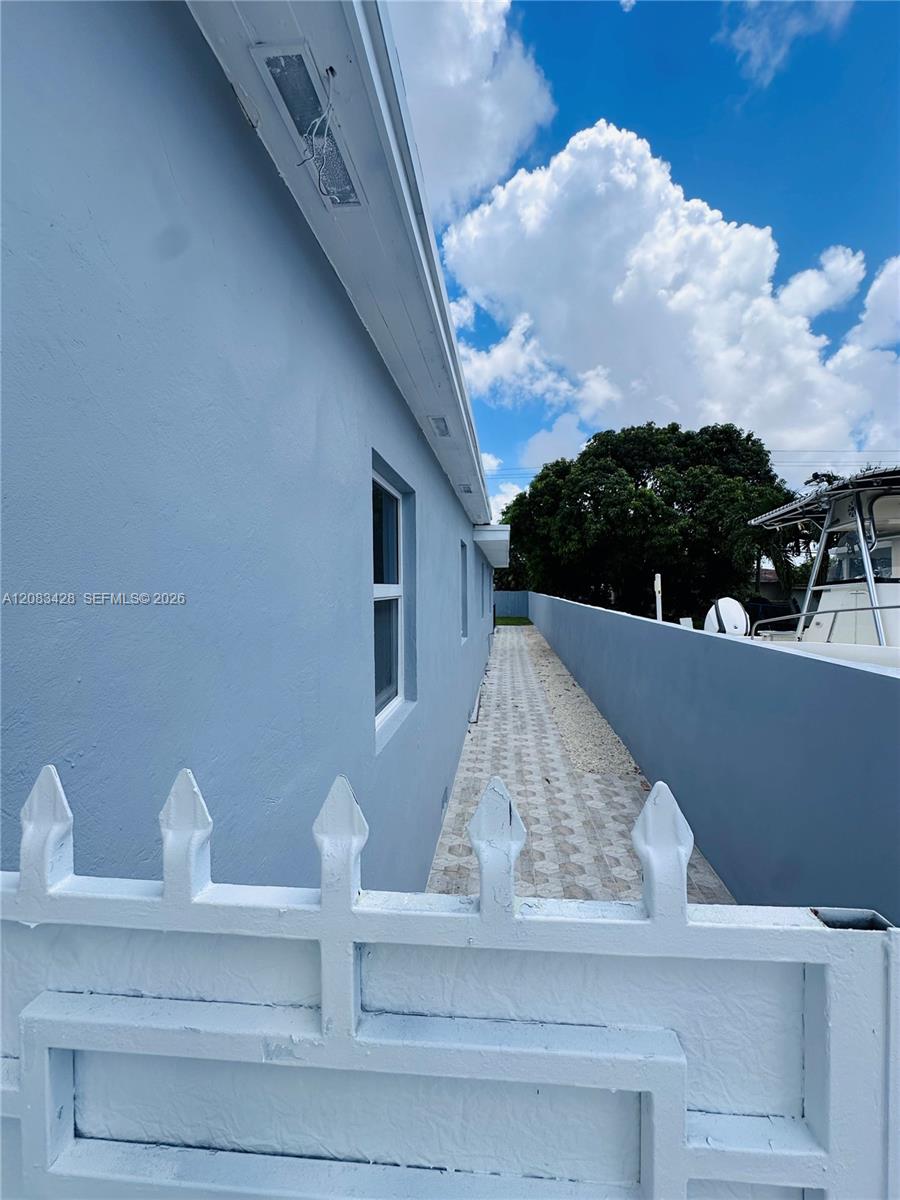 82 E 16th St — Photo 5