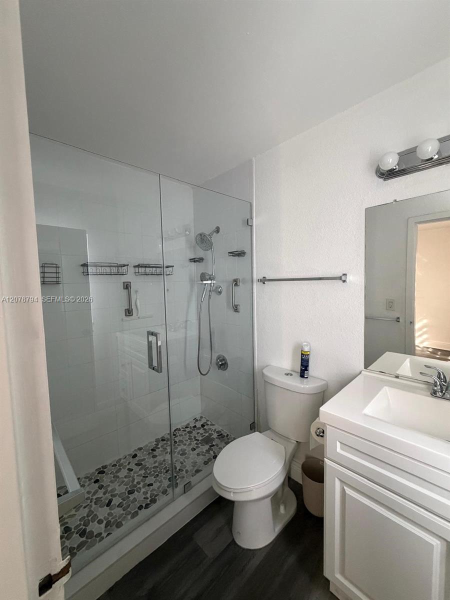 5201 Geneva Way # 311 — Photo 2