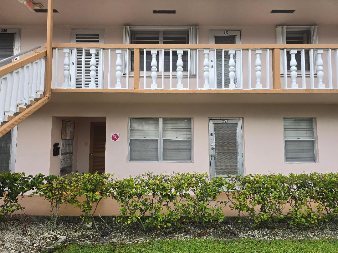 227 Kent N, West Palm Beach FL 33417