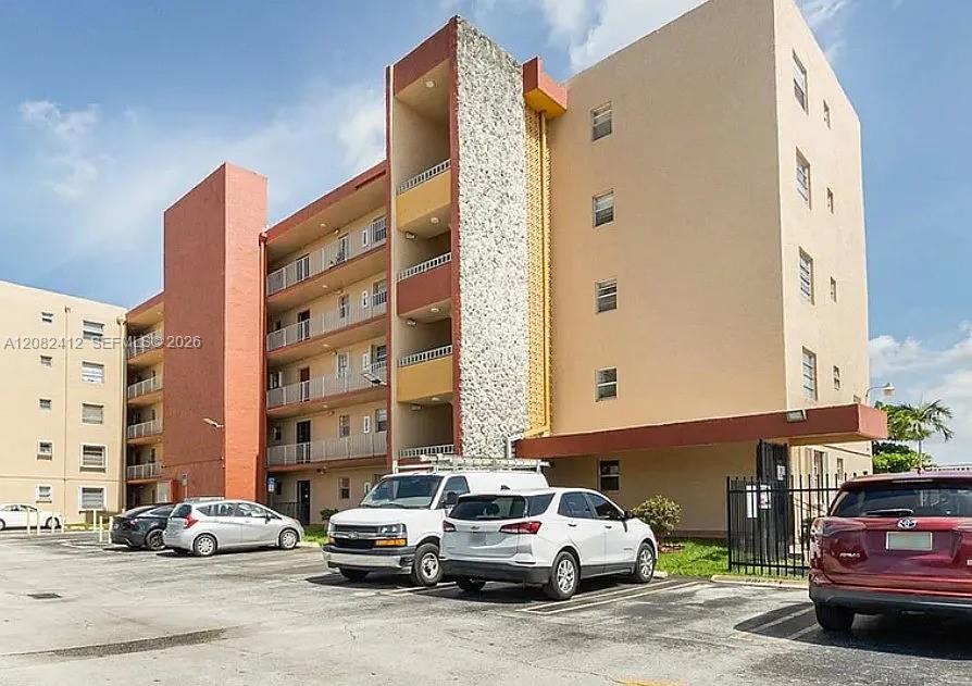6090 W Flagler St # 307 — Photo 2