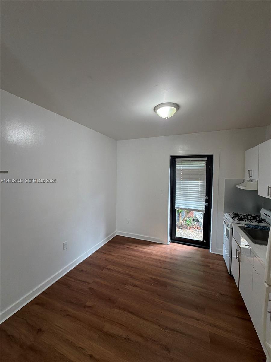 481 NW 30th St # 2 — Photo 3