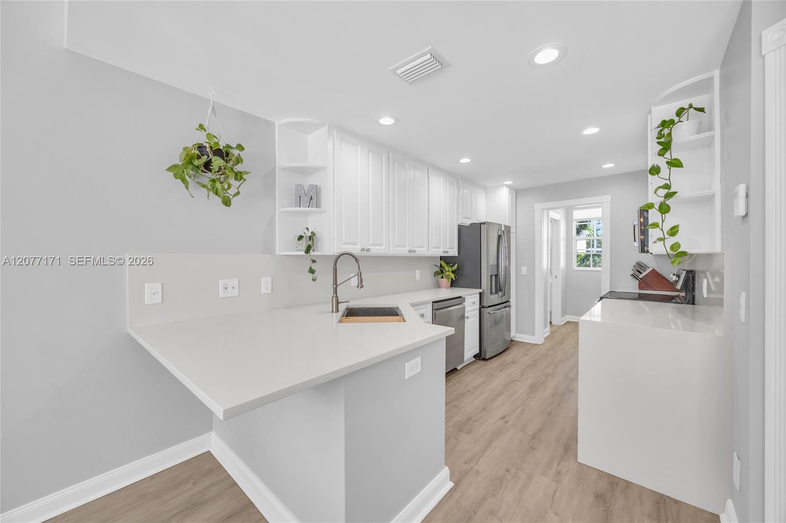 418 Capistrano Dr — Photo 3