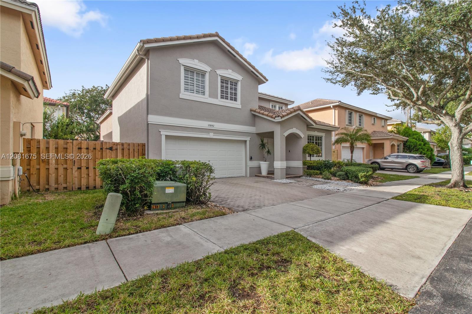 10842 NW 53rd Ln — Photo 2