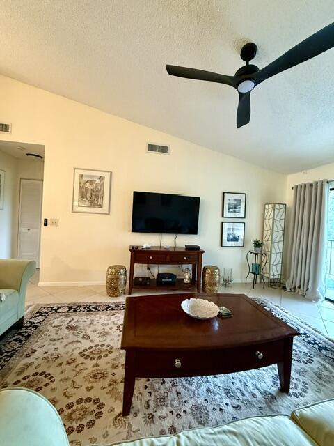 1002 Keystone Drive Unit g — Photo 3
