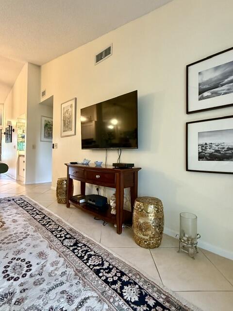 1002 Keystone Drive Unit g — Photo 4