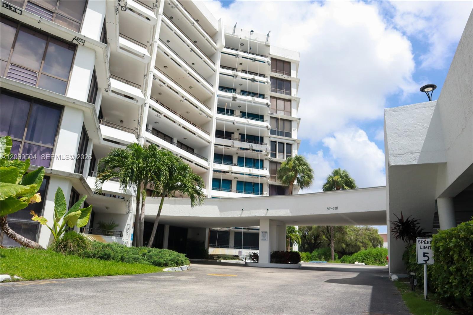 13951 Kendale Lakes Cir # 310A, Miami FL 33183
