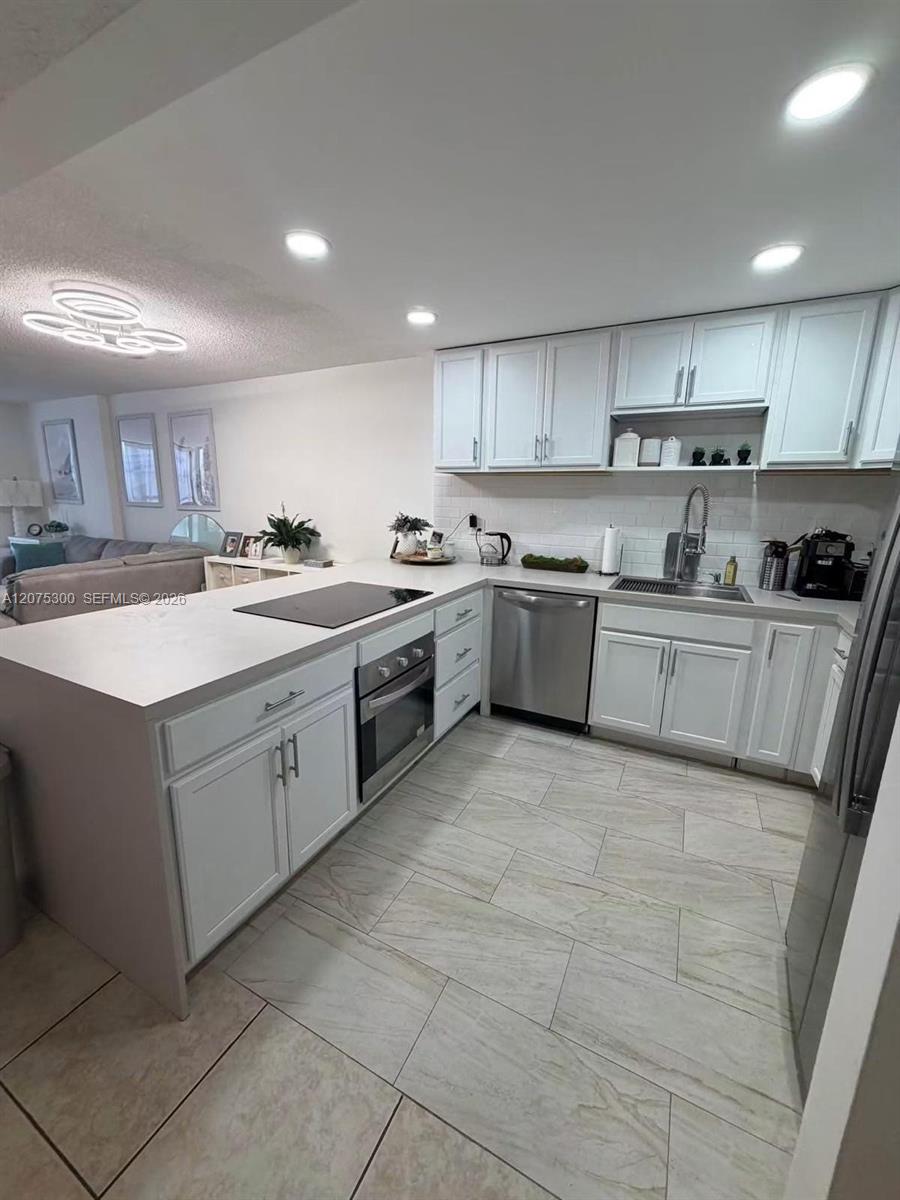 200 Leslie Dr # 427 — Photo 3