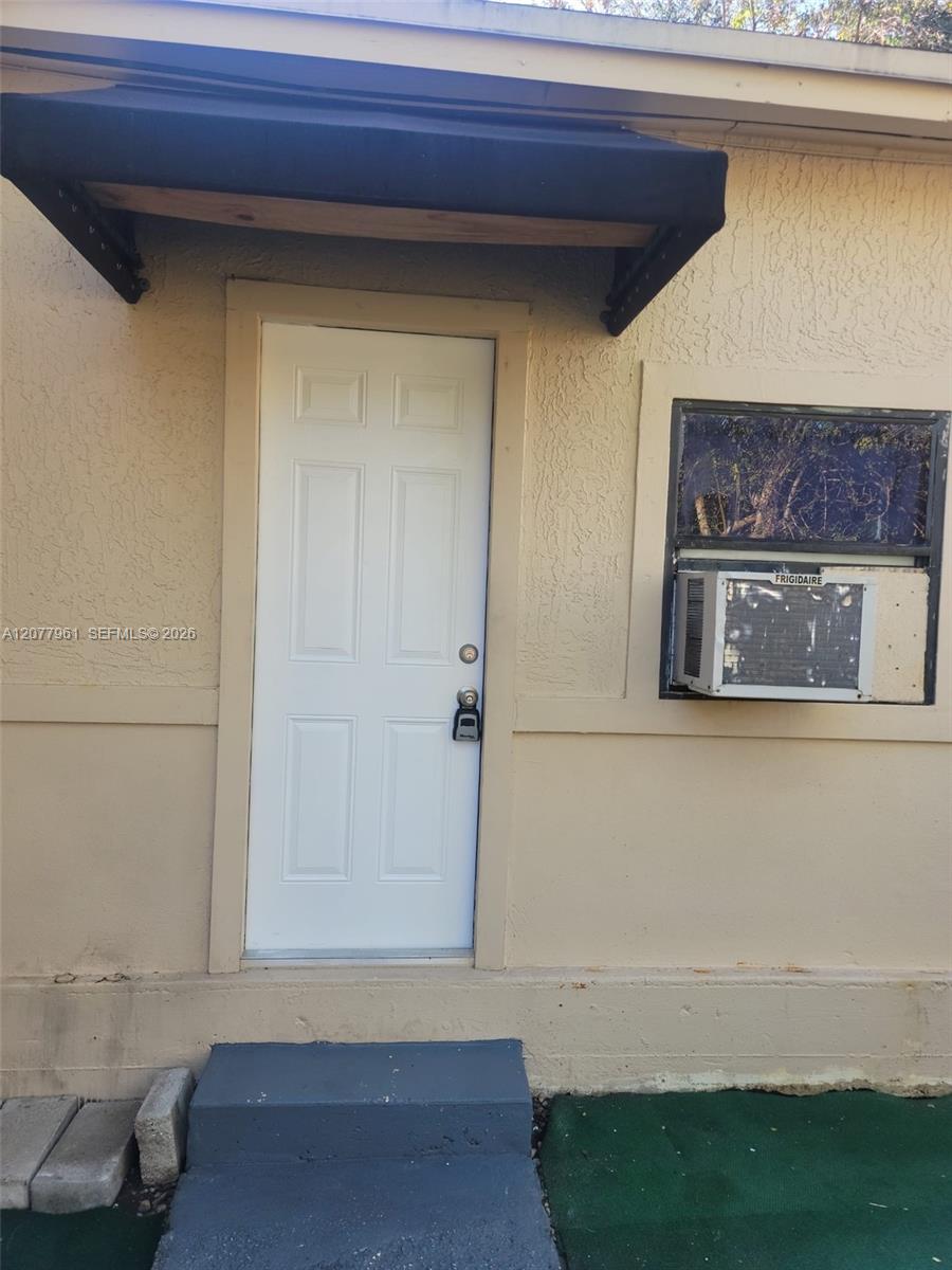 842 NW 107 St # Efficiency — Photo 2