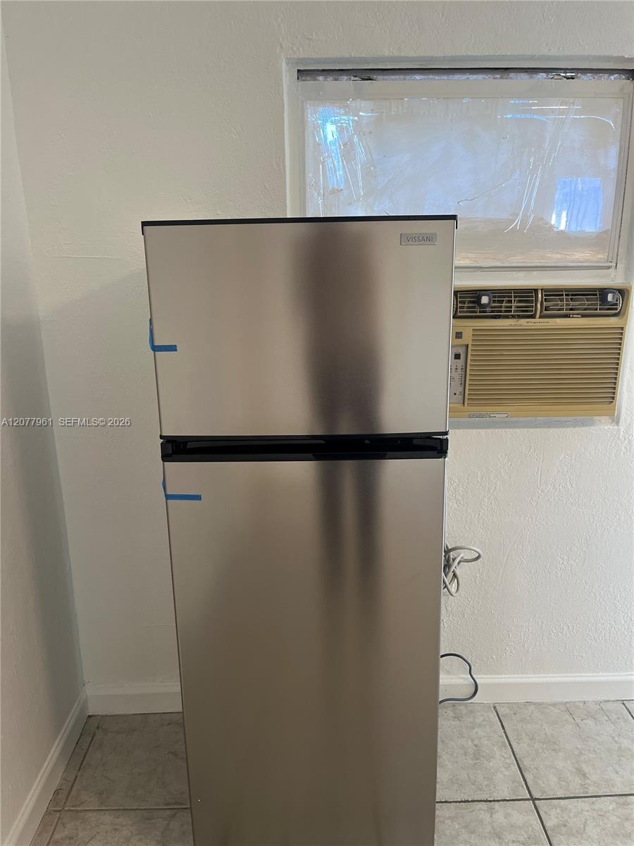 842 NW 107 St # Efficiency — Photo 4