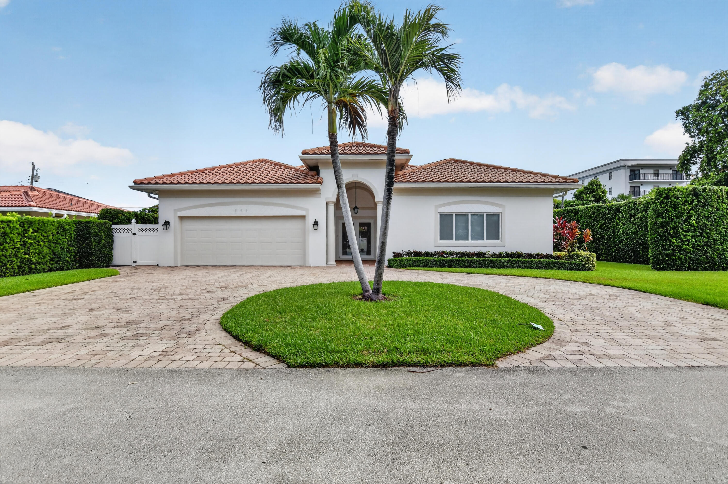 899 Granada Drive, Boca Raton FL 33432