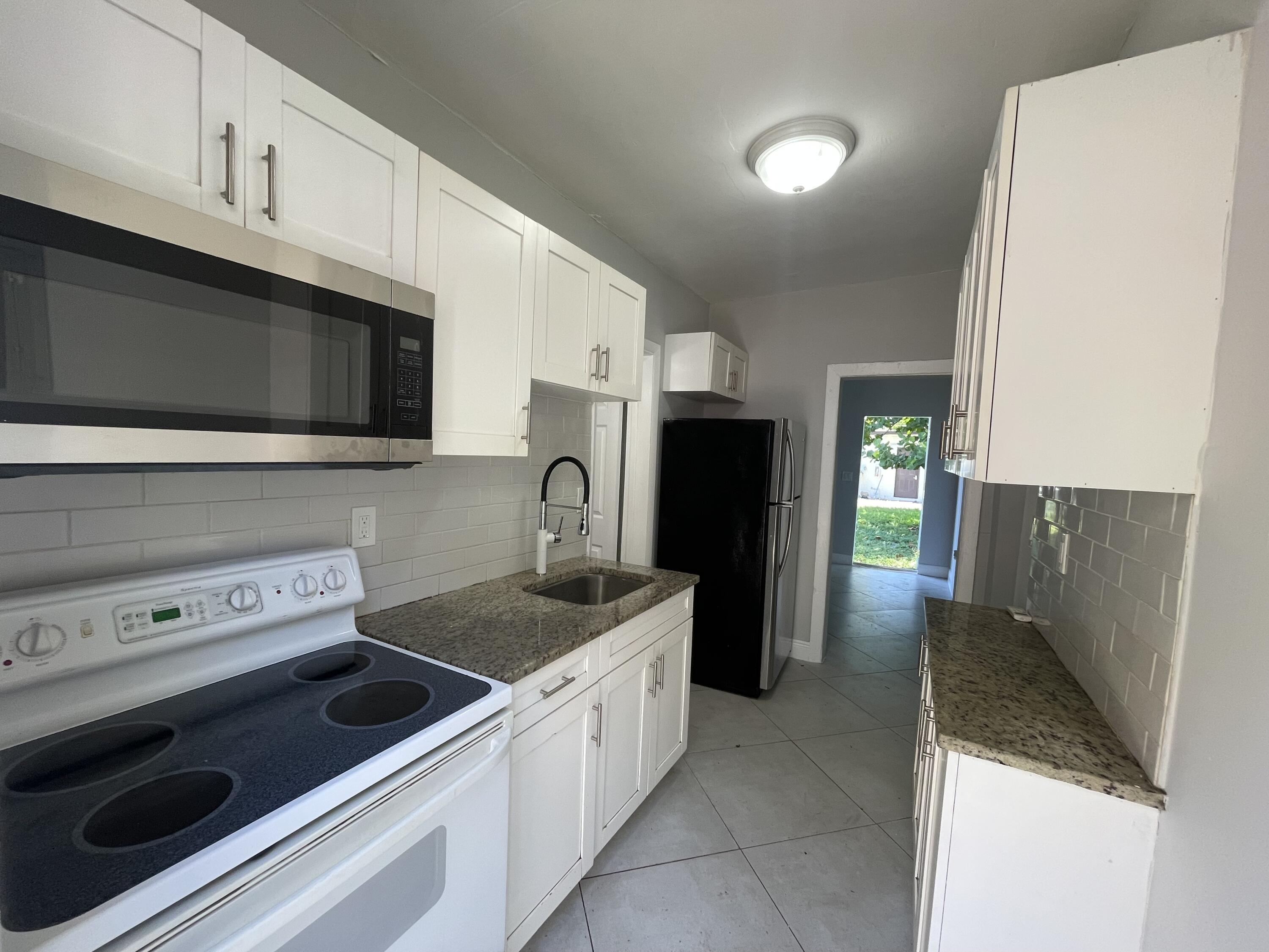 103 NW 7th Avenue # E, Pompano Beach FL 33060