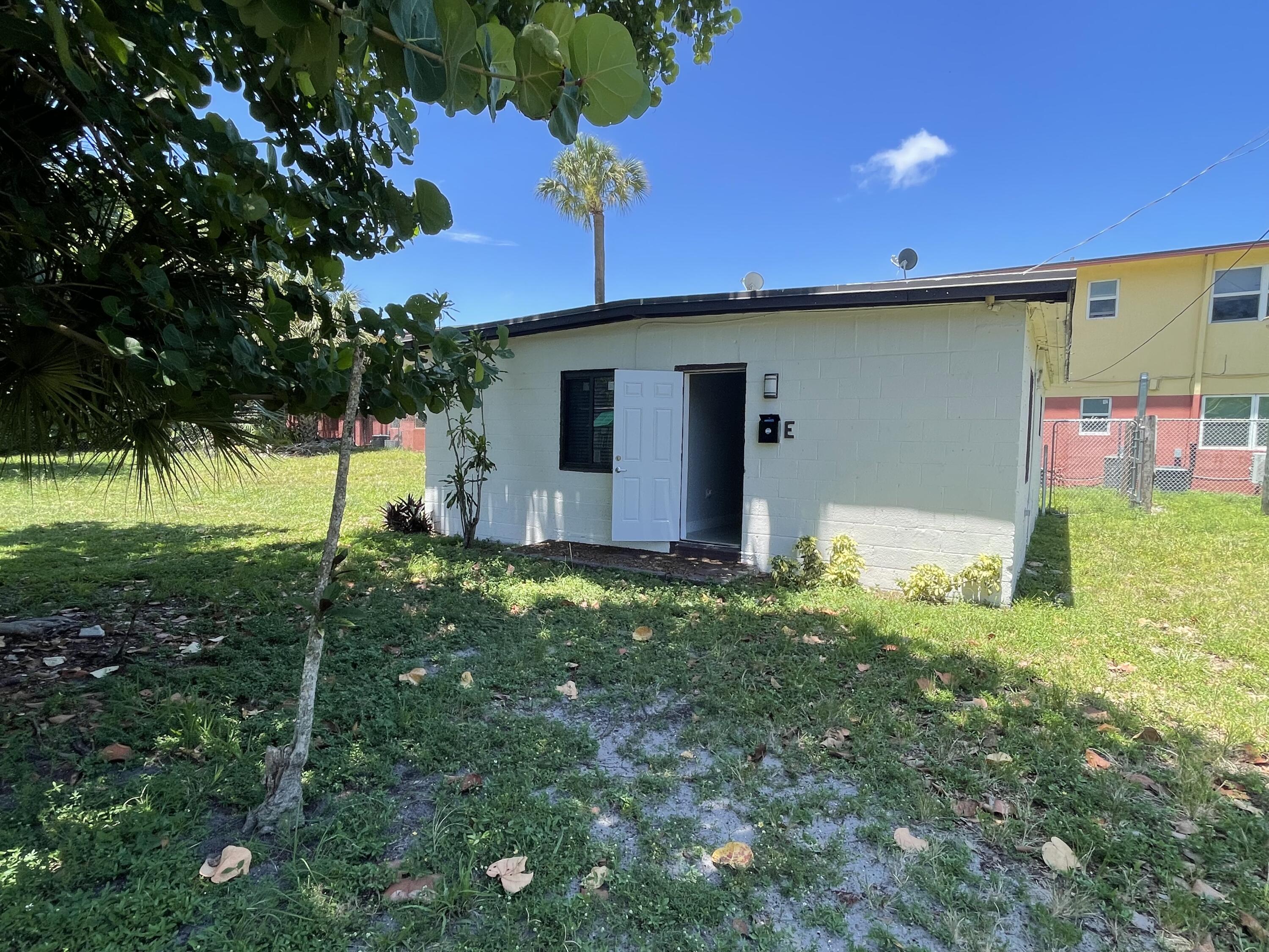 103 NW 7th Avenue, Pompano Beach FL 33060