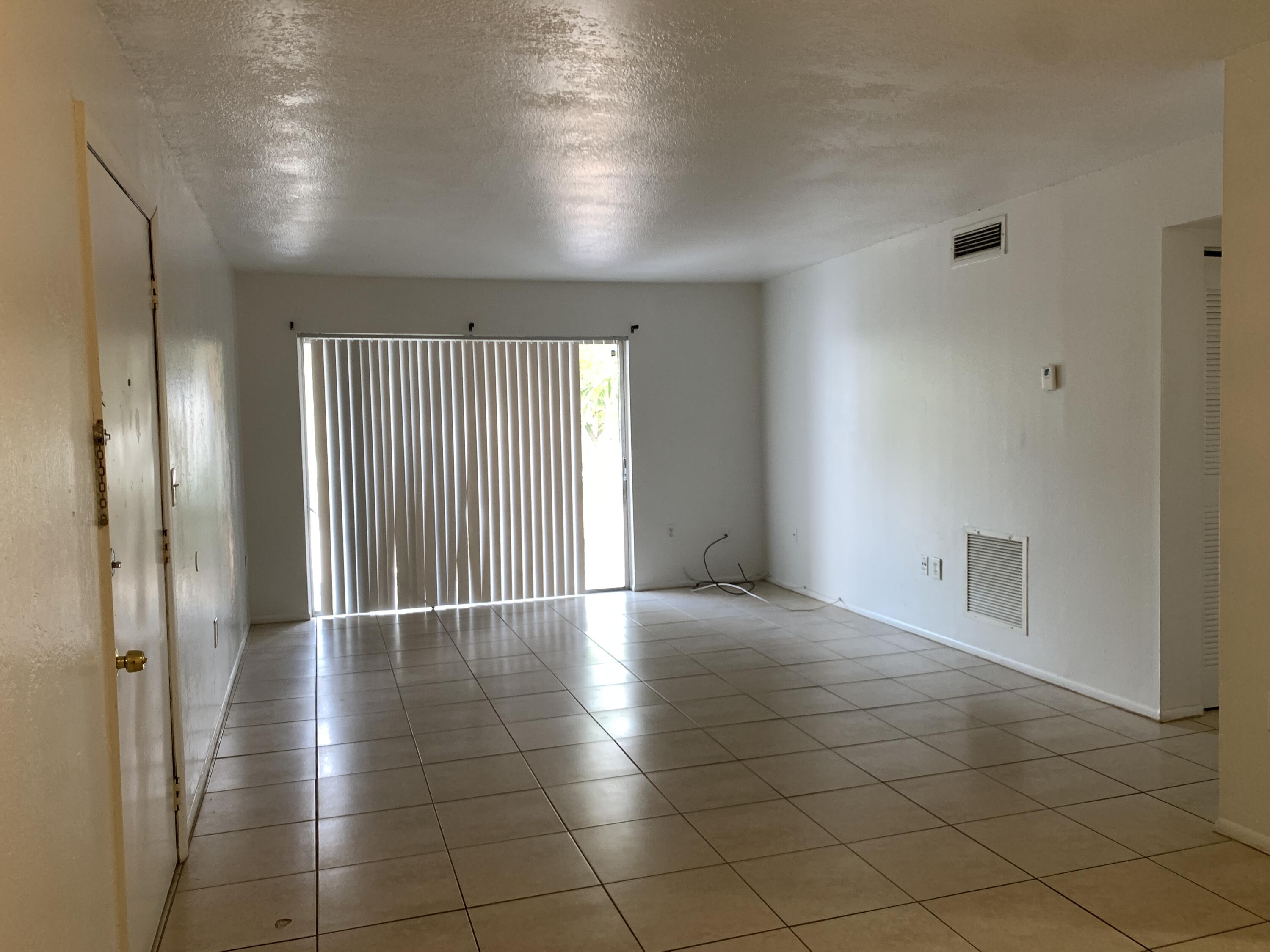 431 Executive Center Drive # 206 — Photo 4
