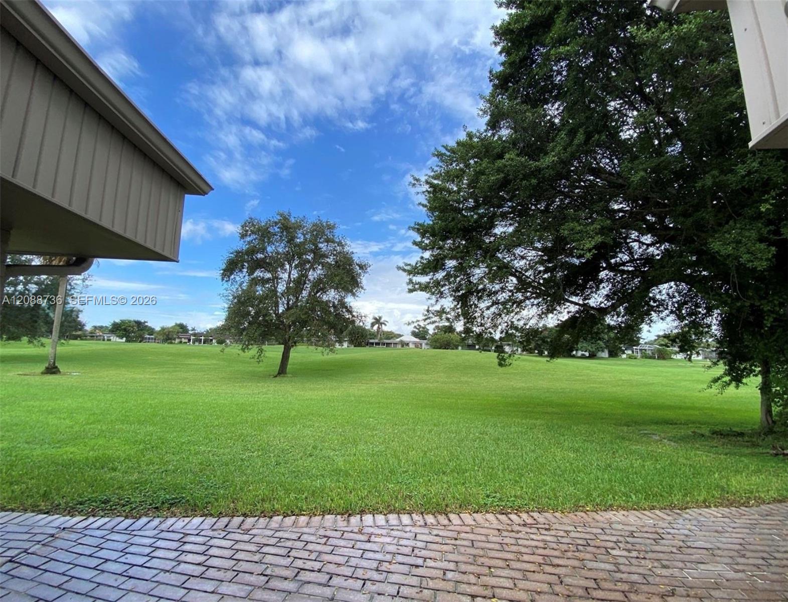 6105 Royal Poinciana Ln — Photo 4