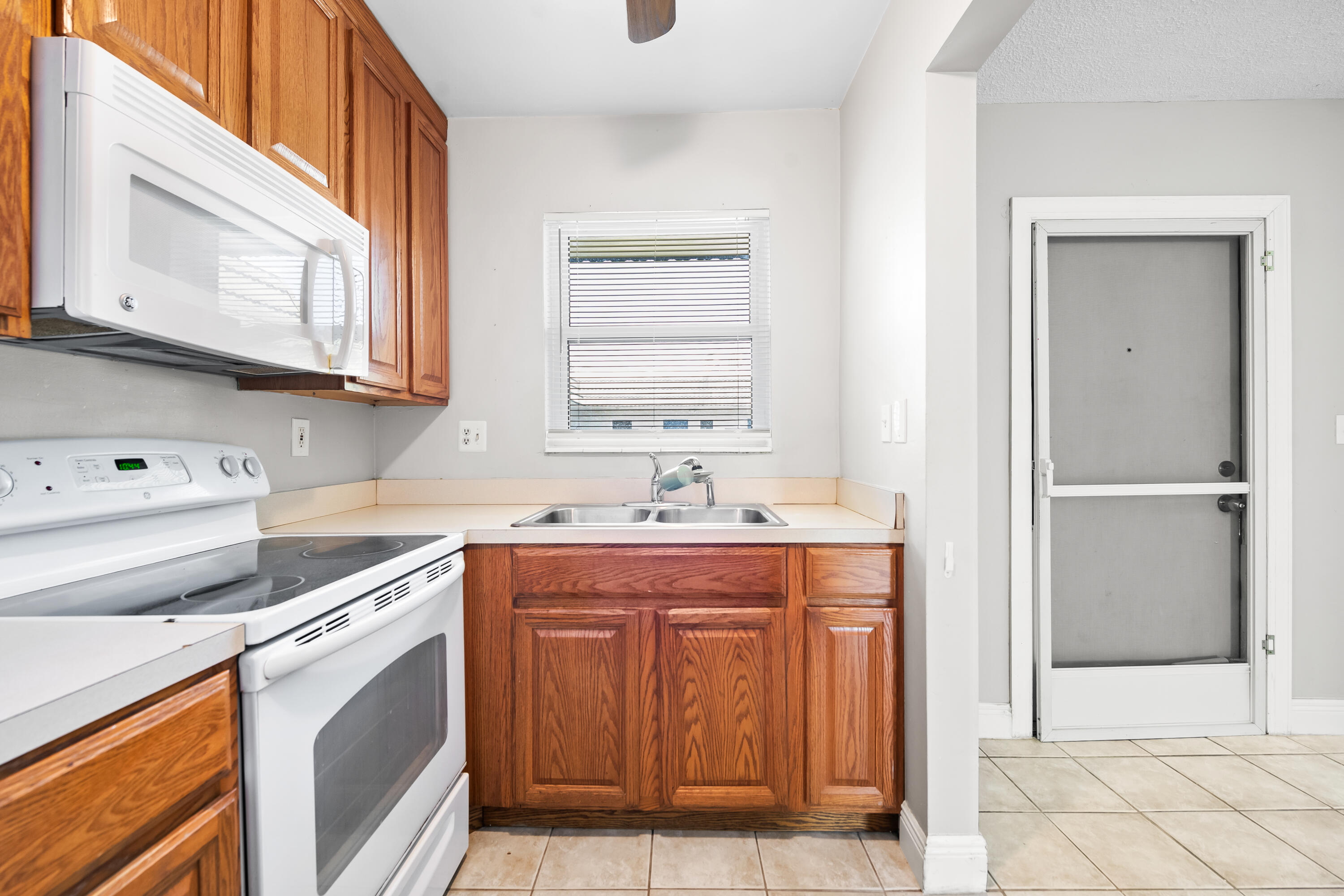 1001 SE 16TH Street # 15 — Photo 5