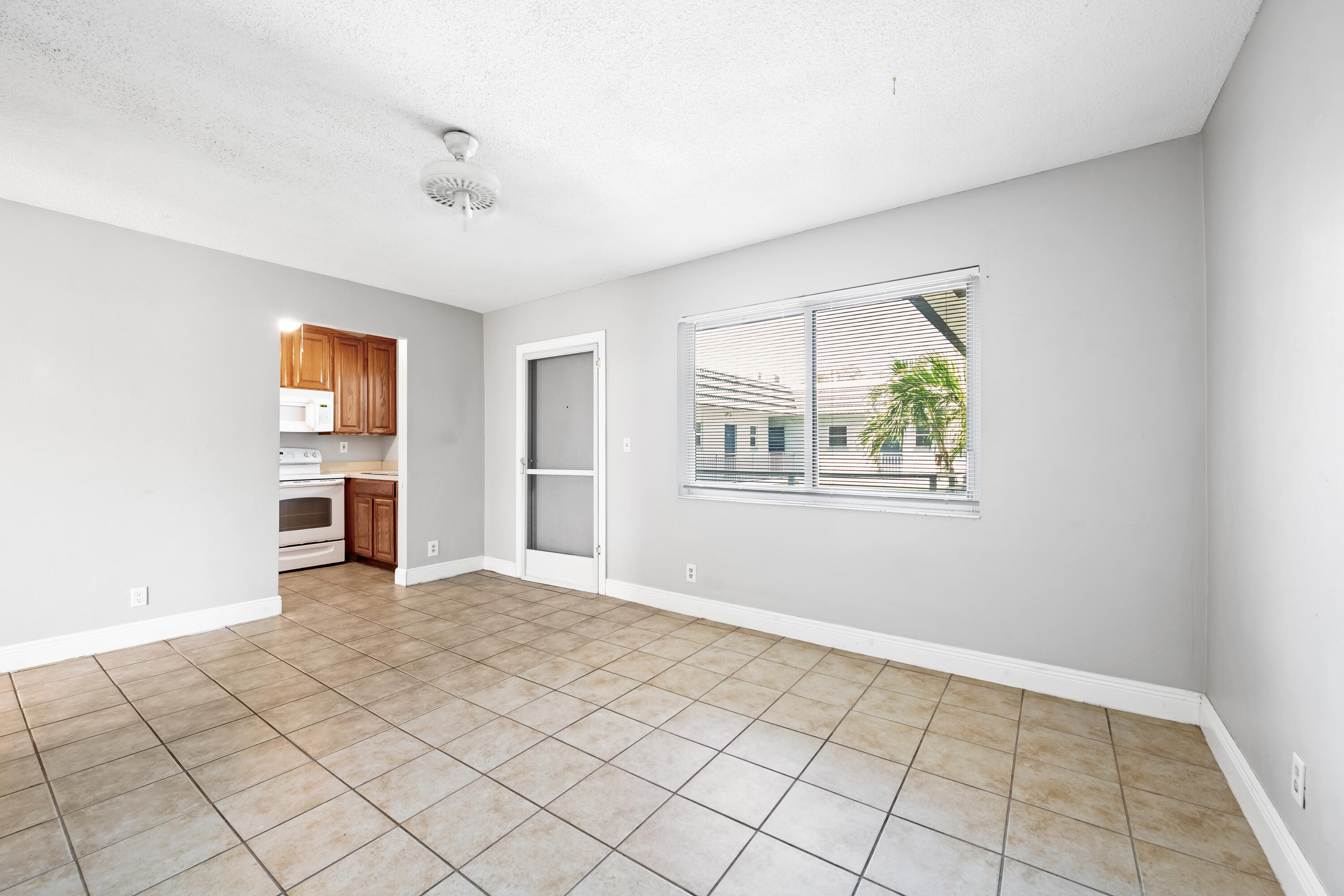 1001 SE 16TH Street # 15 — Photo 3