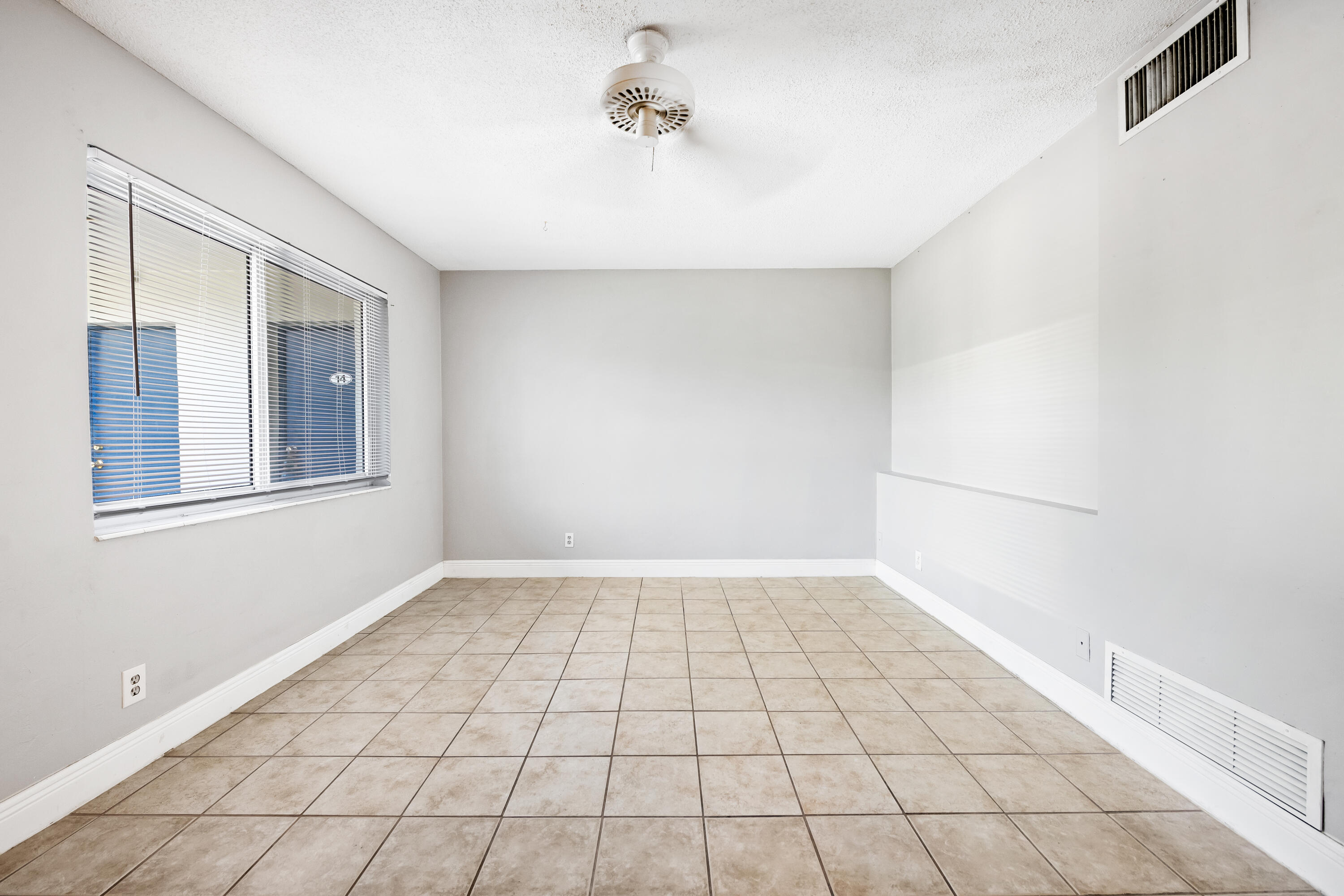 1001 SE 16TH Street # 15 — Photo 2