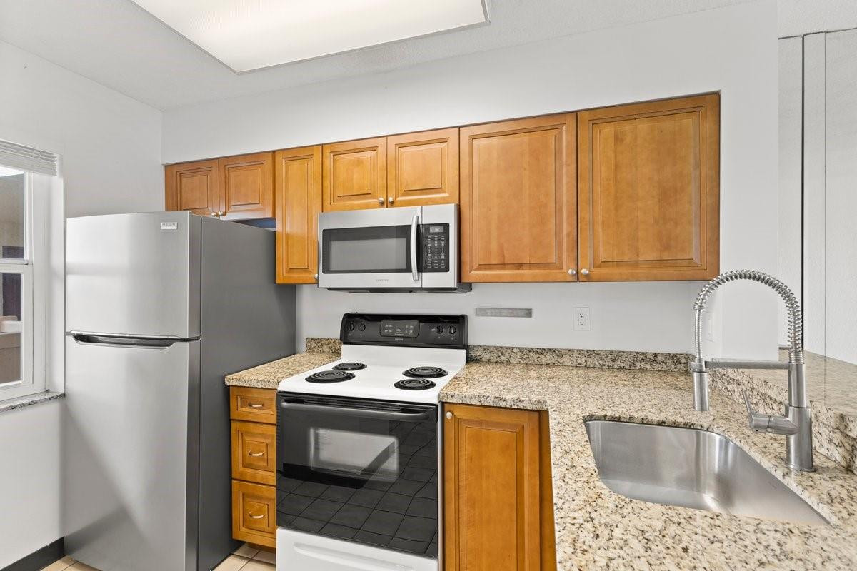 2106 S Cypress Bend Drive # 506 — Photo 4