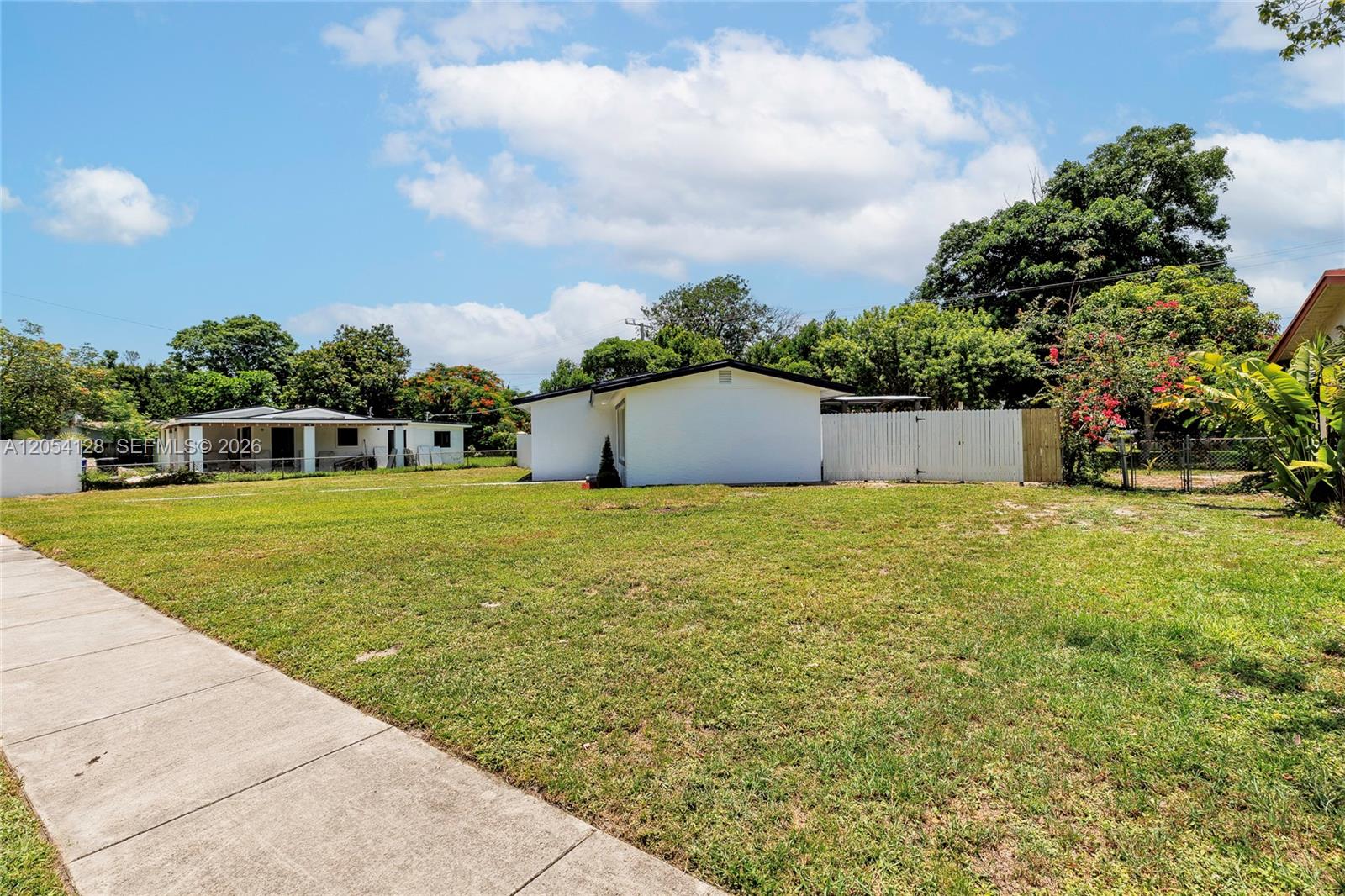 1218 NW 15th St — Photo 5