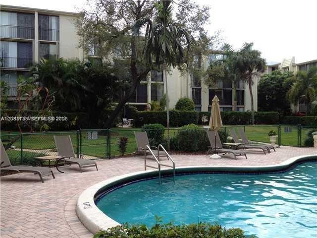 501 SW 11th Pl # 410 — Photo 3
